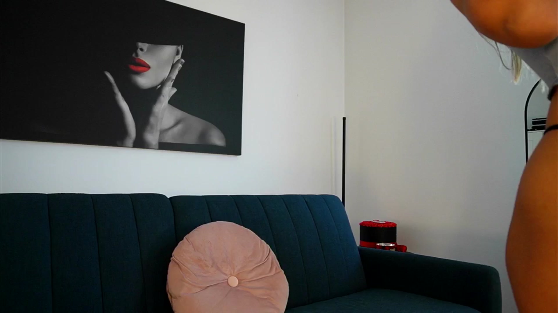 Gallery image thumbnail from Izy_belle's myfreecams stream on, 04/14/2026, 11:01 image 2 of 20