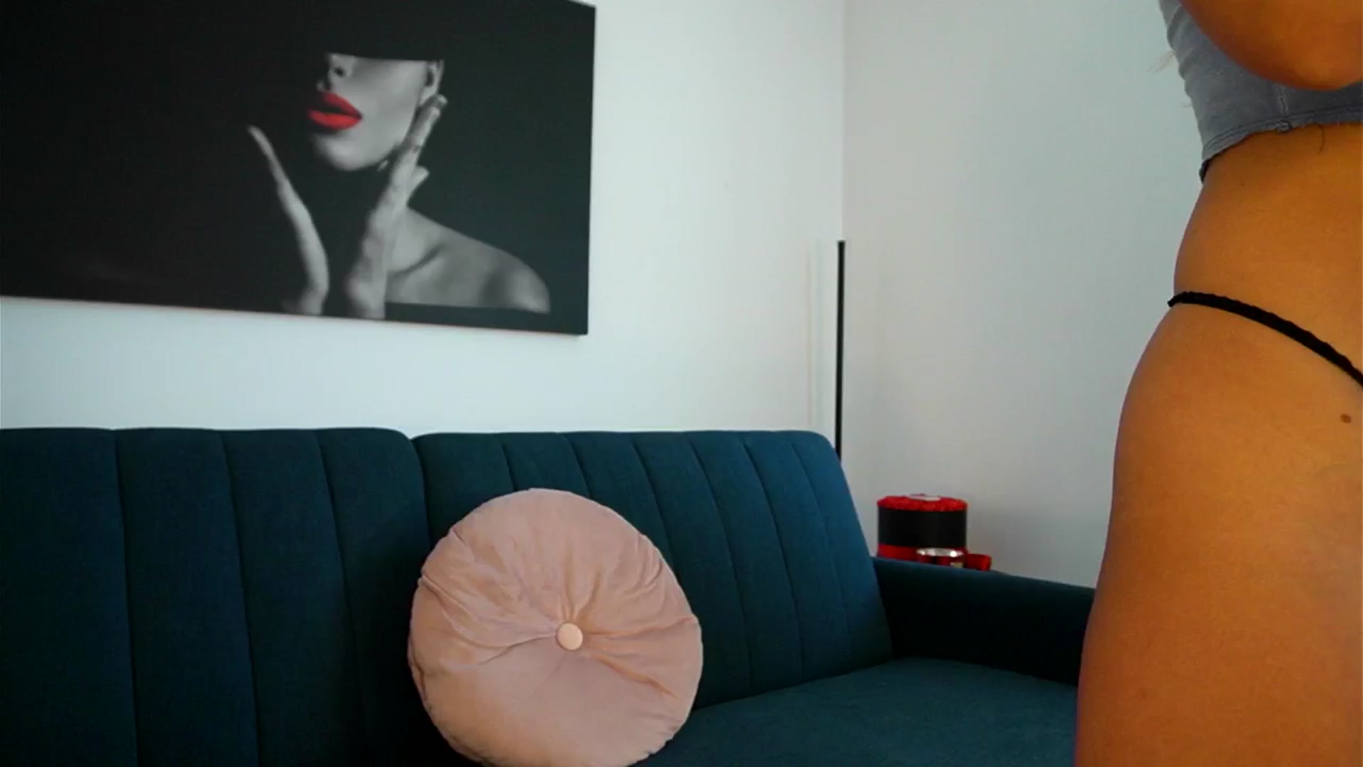 Gallery image thumbnail from Izy_belle's myfreecams stream on, 04/14/2026, 11:01 image 13 of 20