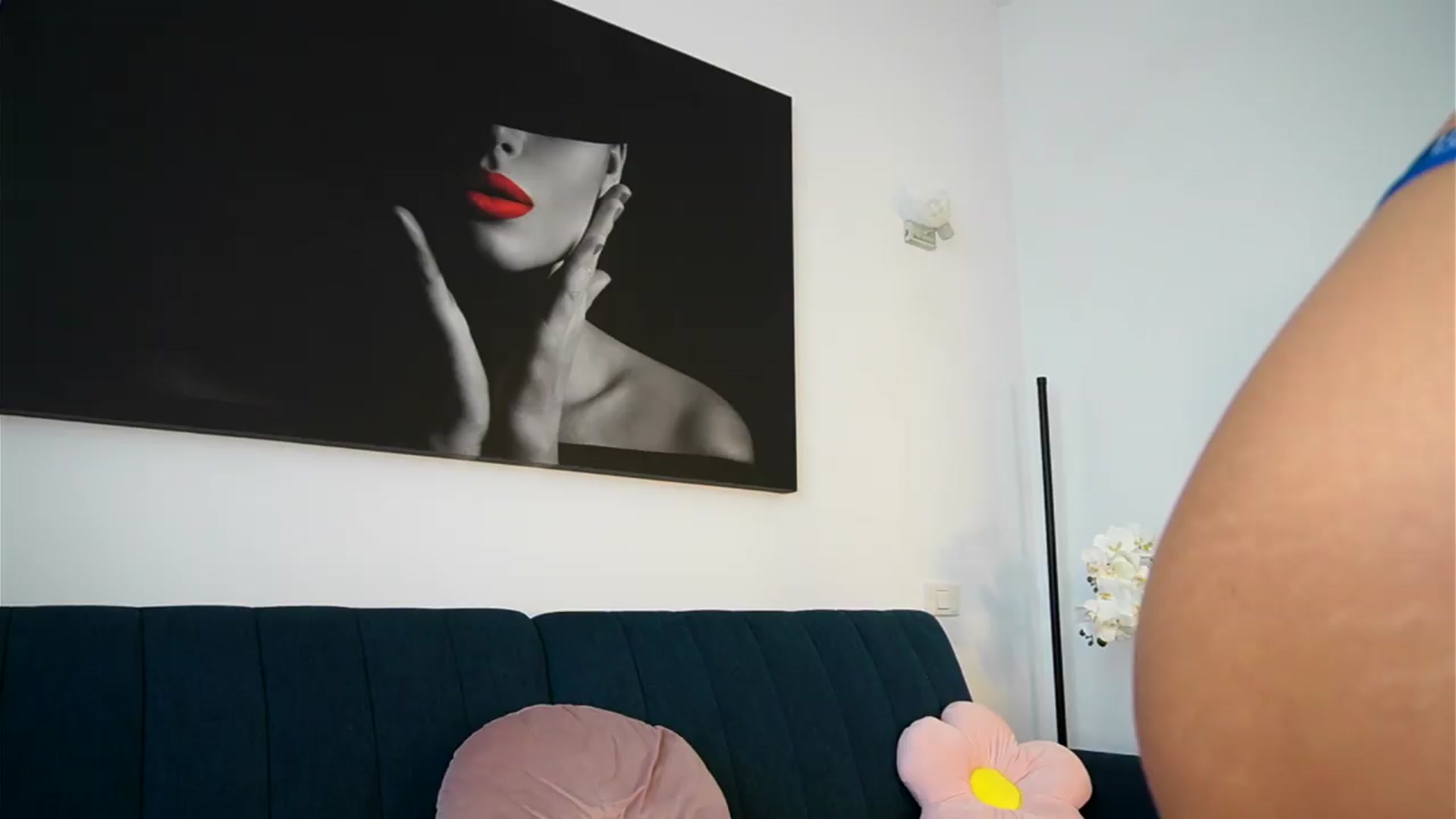 Gallery image thumbnail from Izy_belle's myfreecams stream on, 06/13/2026, 12:18 image 4 of 20