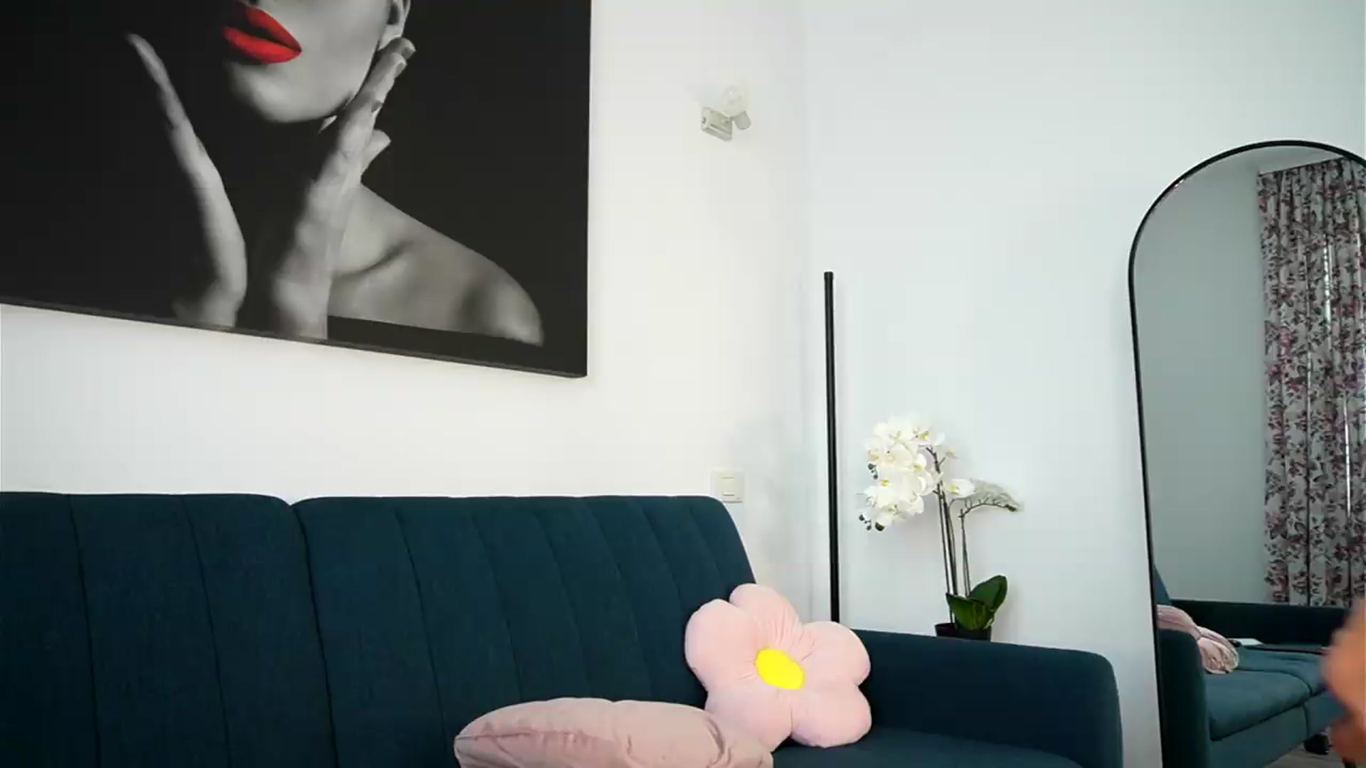 Gallery image thumbnail from Izy_belle's myfreecams stream on, 06/13/2026, 12:18 image 9 of 20