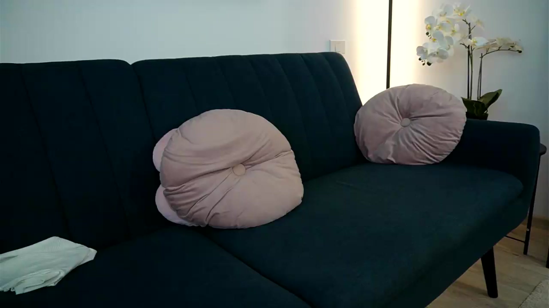 Gallery image thumbnail from Izy_belle's myfreecams stream on, 06/29/2026, 18:37 image 3 of 20