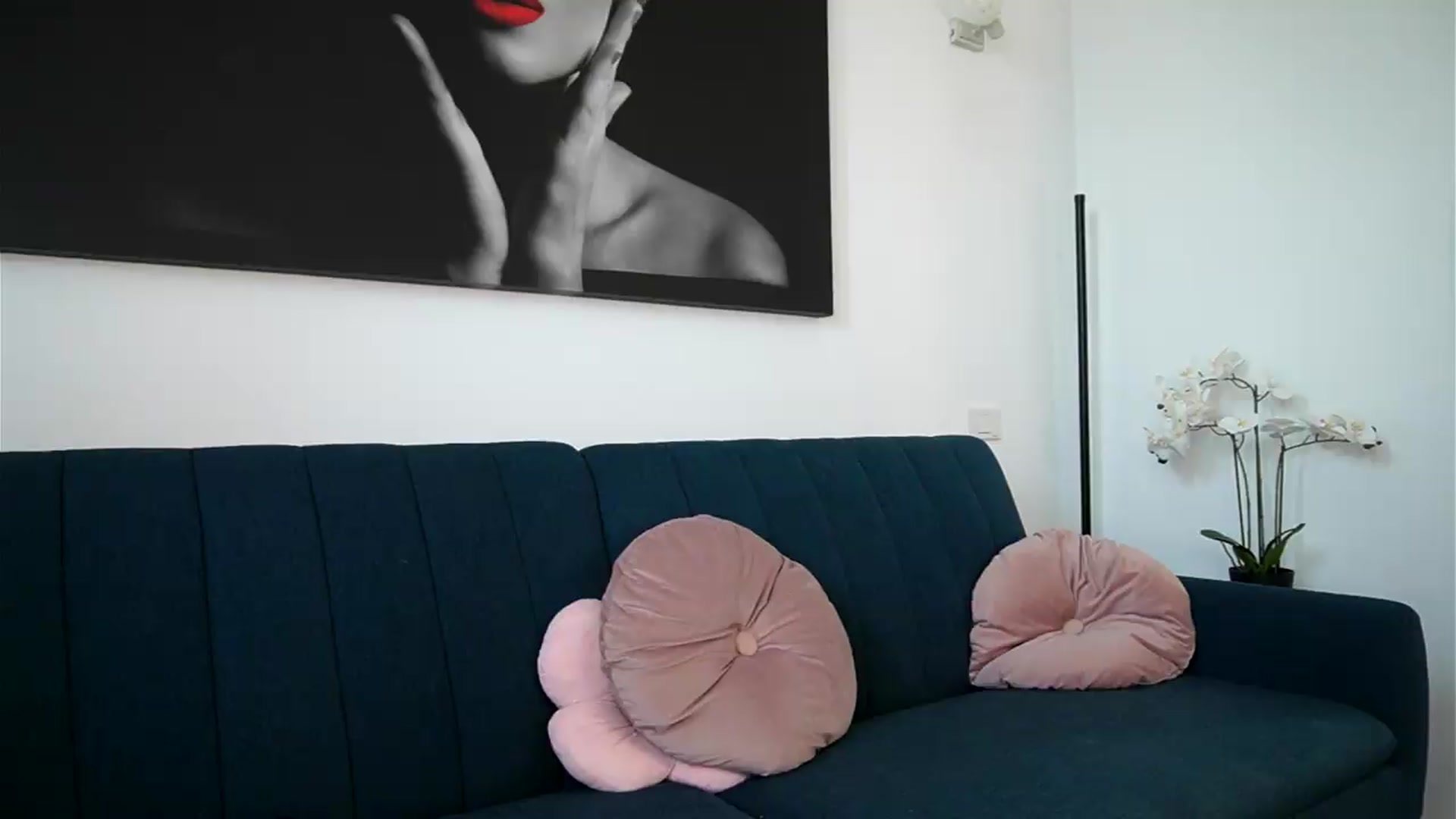 Gallery image thumbnail from Izy_belle's myfreecams stream on, 07/15/2026, 08:37 image 6 of 20