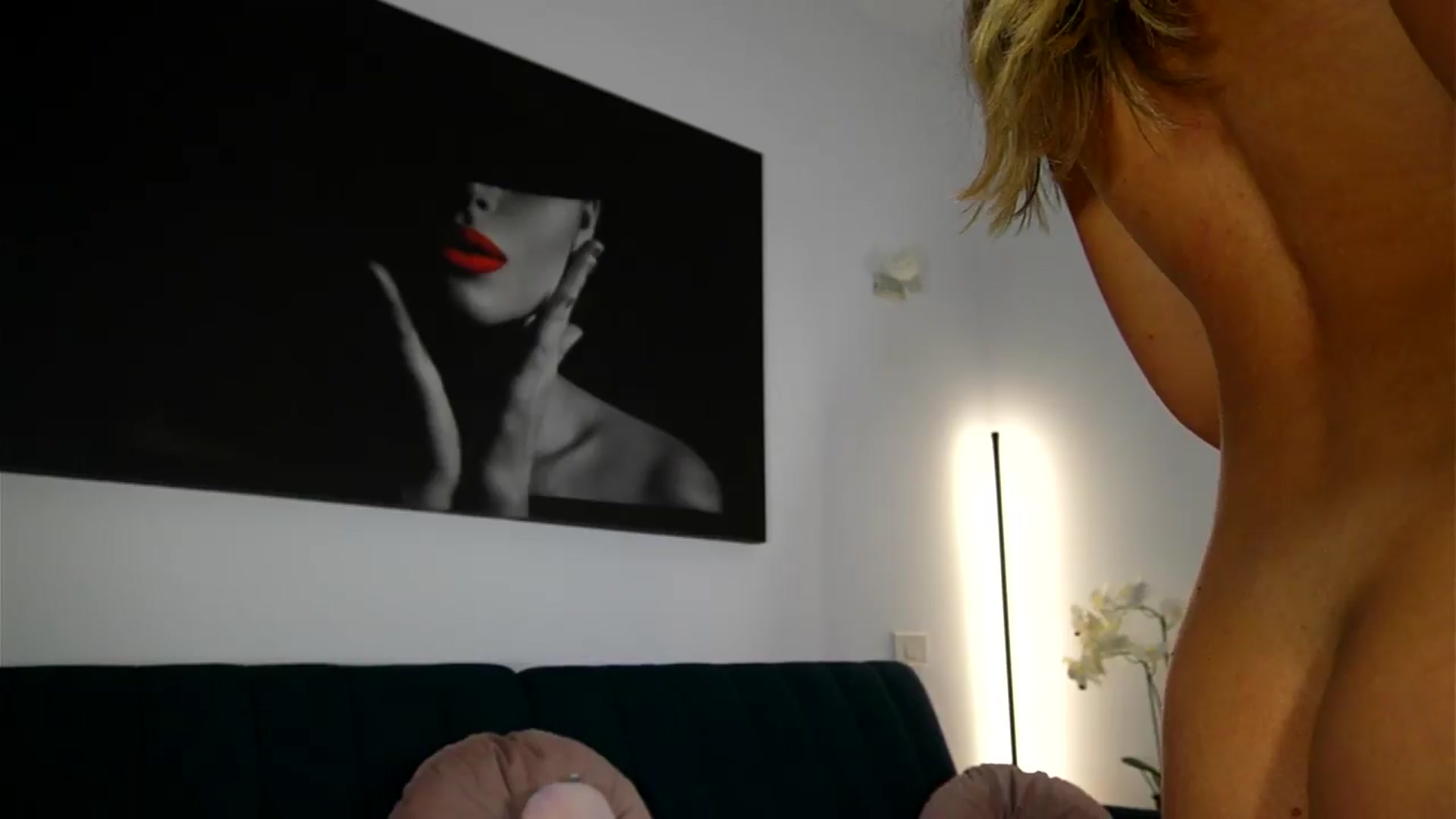 Gallery image thumbnail from Izy_belle's myfreecams stream on, 07/17/2026, 21:29 image 11 of 20
