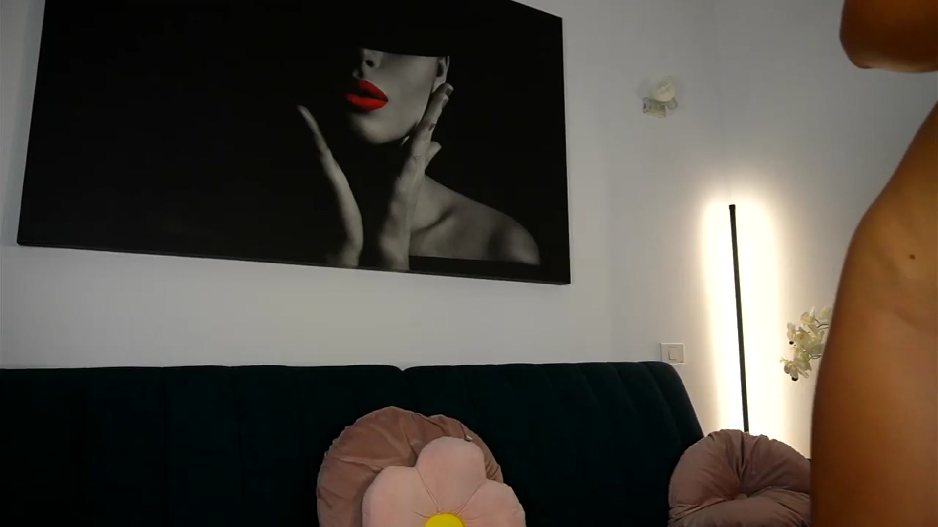 Gallery image thumbnail from Izy_belle's myfreecams stream on, 07/17/2026, 21:29 image 17 of 20