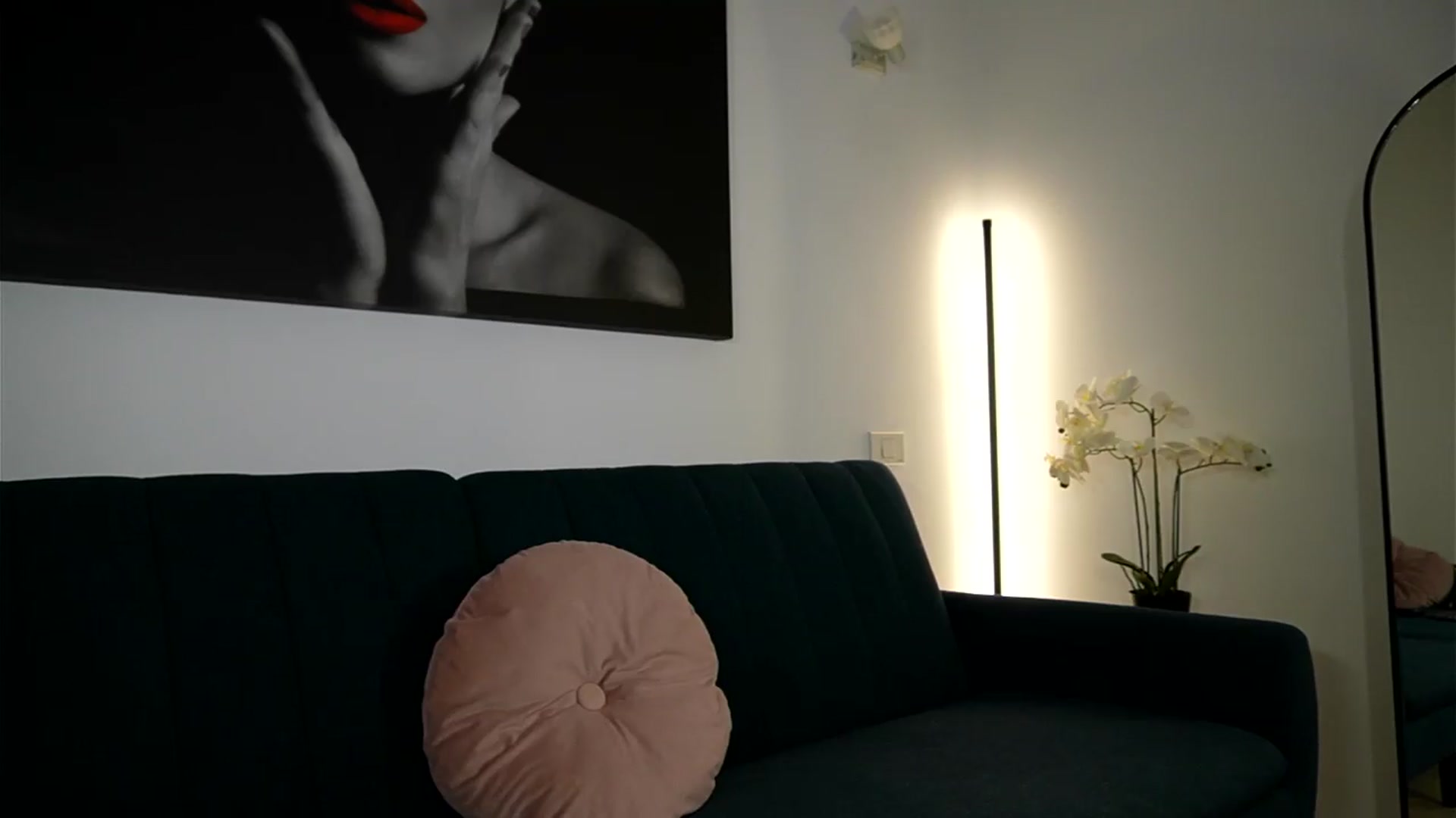 Gallery image thumbnail from Izy_belle's myfreecams stream on, 07/21/2026, 20:16 image 20 of 20