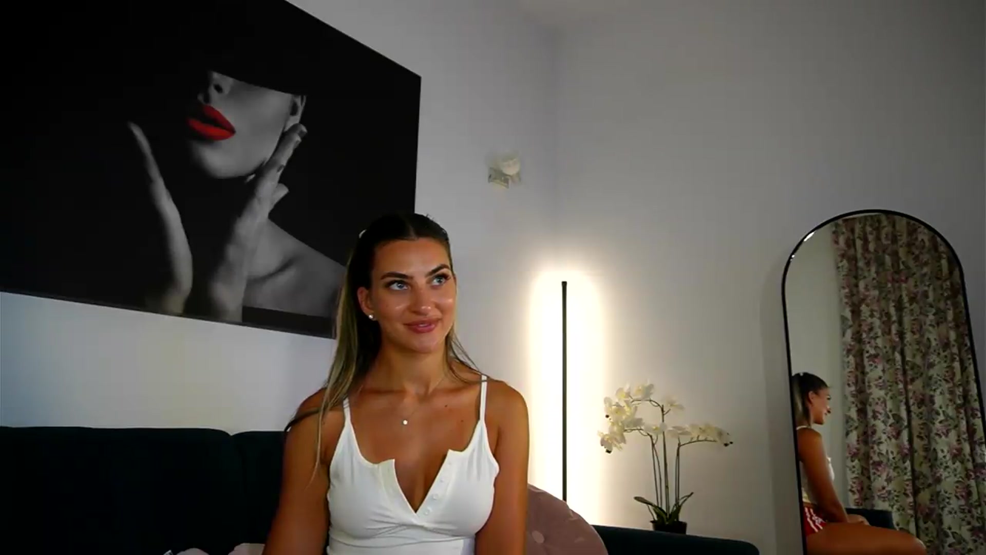 Gallery image thumbnail from Izy_belle's myfreecams stream on, 07/29/2026, 20:05 image 2 of 20