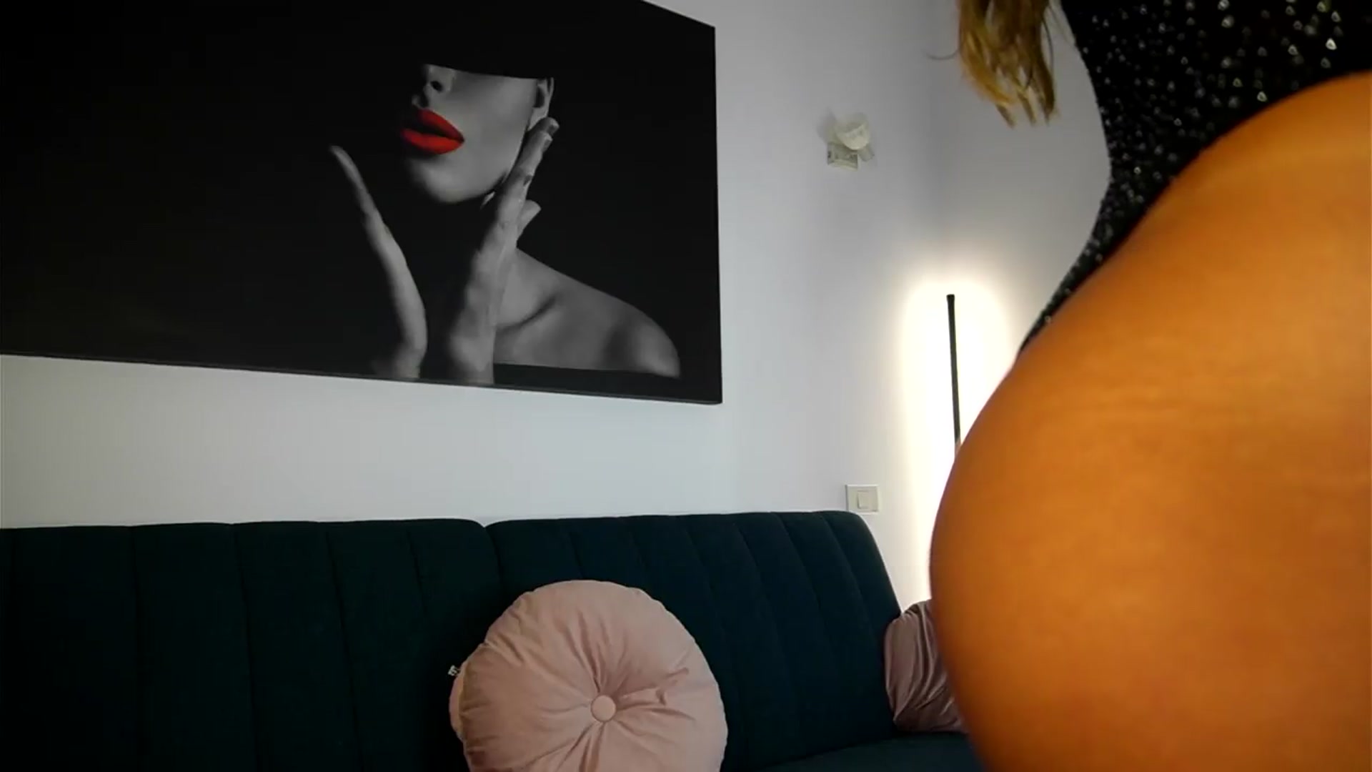 Gallery image thumbnail from Izy_belle's myfreecams stream on, 08/03/2026, 19:28 image 3 of 20