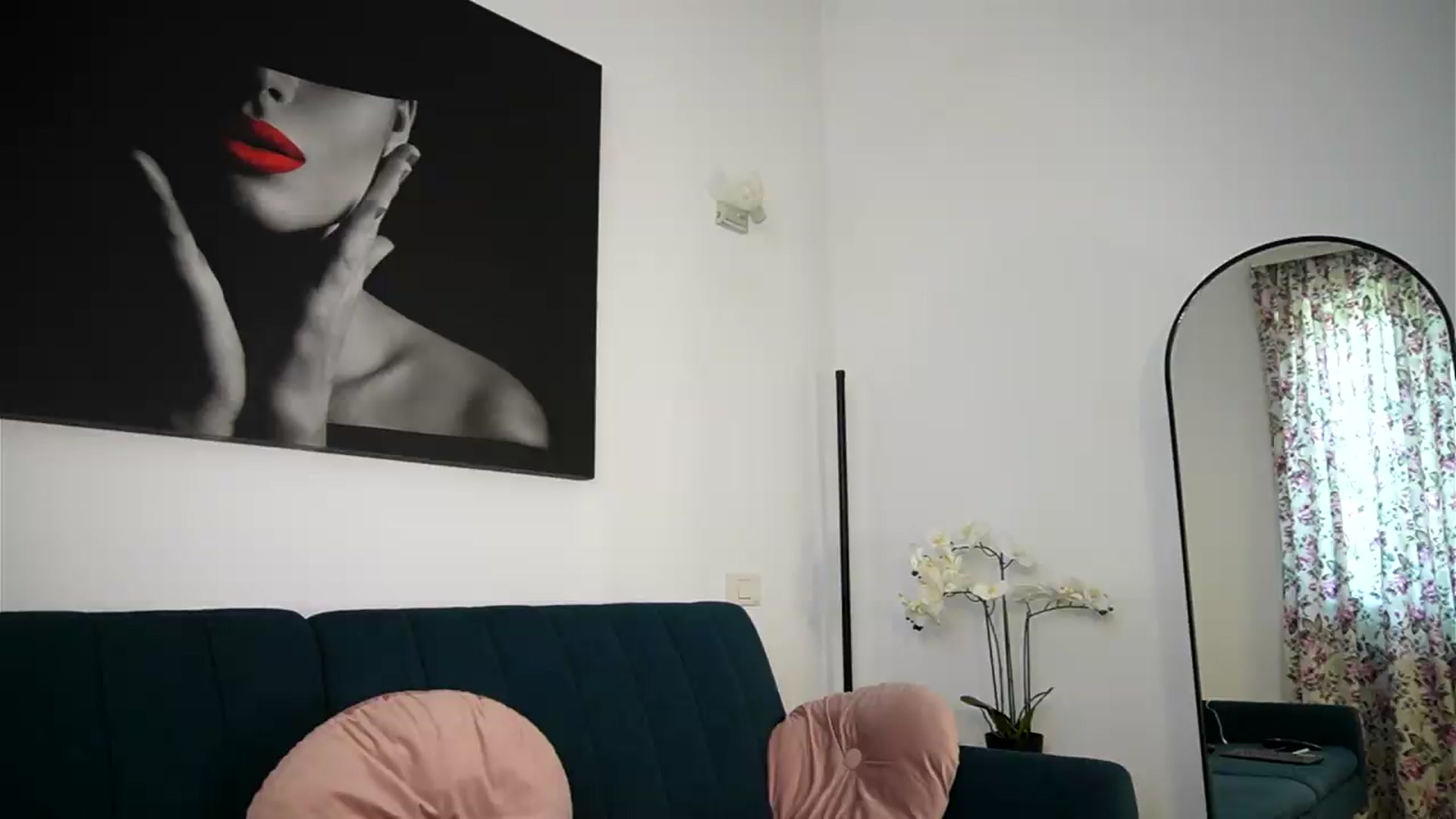 Gallery image thumbnail from Izy_belle's myfreecams stream on, 08/04/2026, 14:36 image 5 of 20