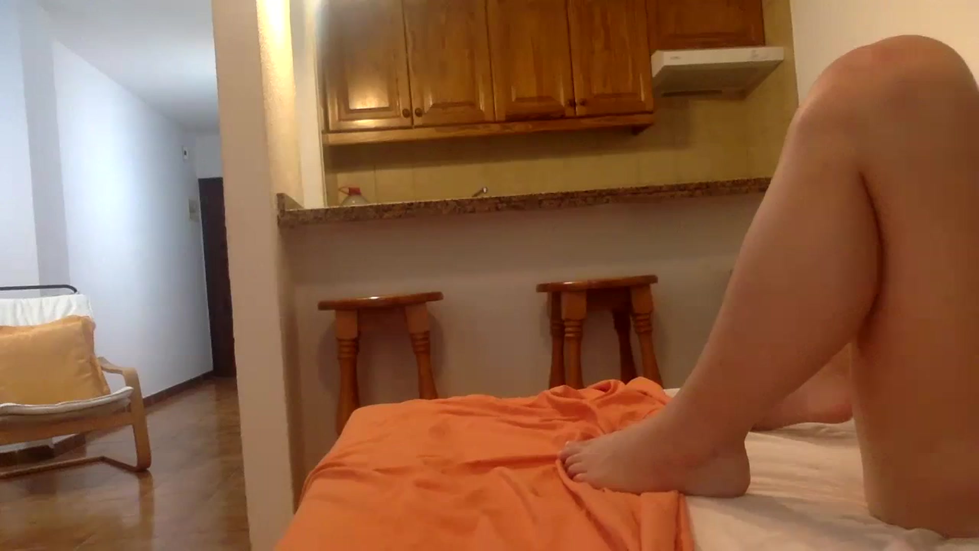 Gallery image thumbnail from IzzyPeaches21's myfreecams stream on, 08/08/2023, 02:31 image 10 of 20