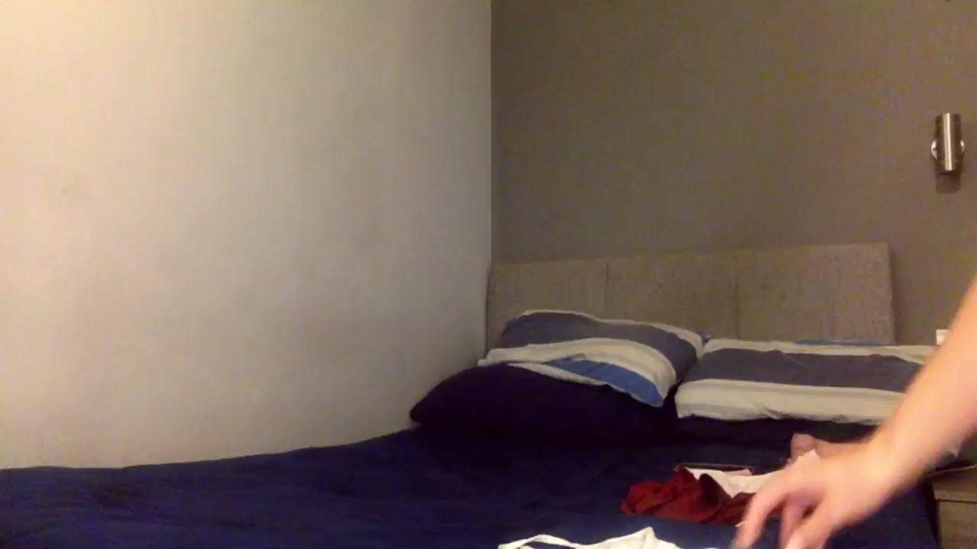 Gallery image thumbnail from IzzyPeaches21's myfreecams stream on, 11/25/2024, 16:44 image 11 of 20