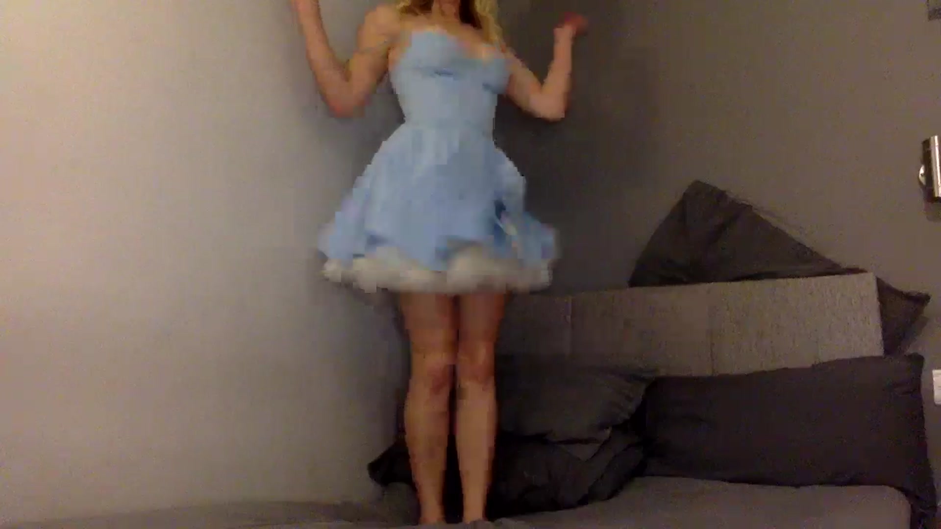 Gallery image thumbnail from IzzyPeaches21's myfreecams stream on, 12/10/2024, 17:06 image 10 of 20