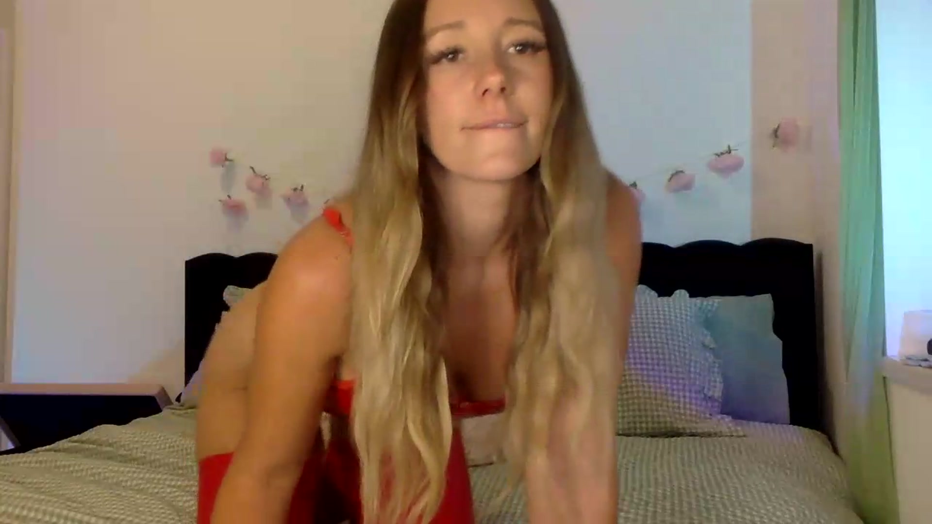 Gallery image thumbnail from IzzyPeaches21's myfreecams stream on, 09/03/2026, 18:17 image 2 of 20