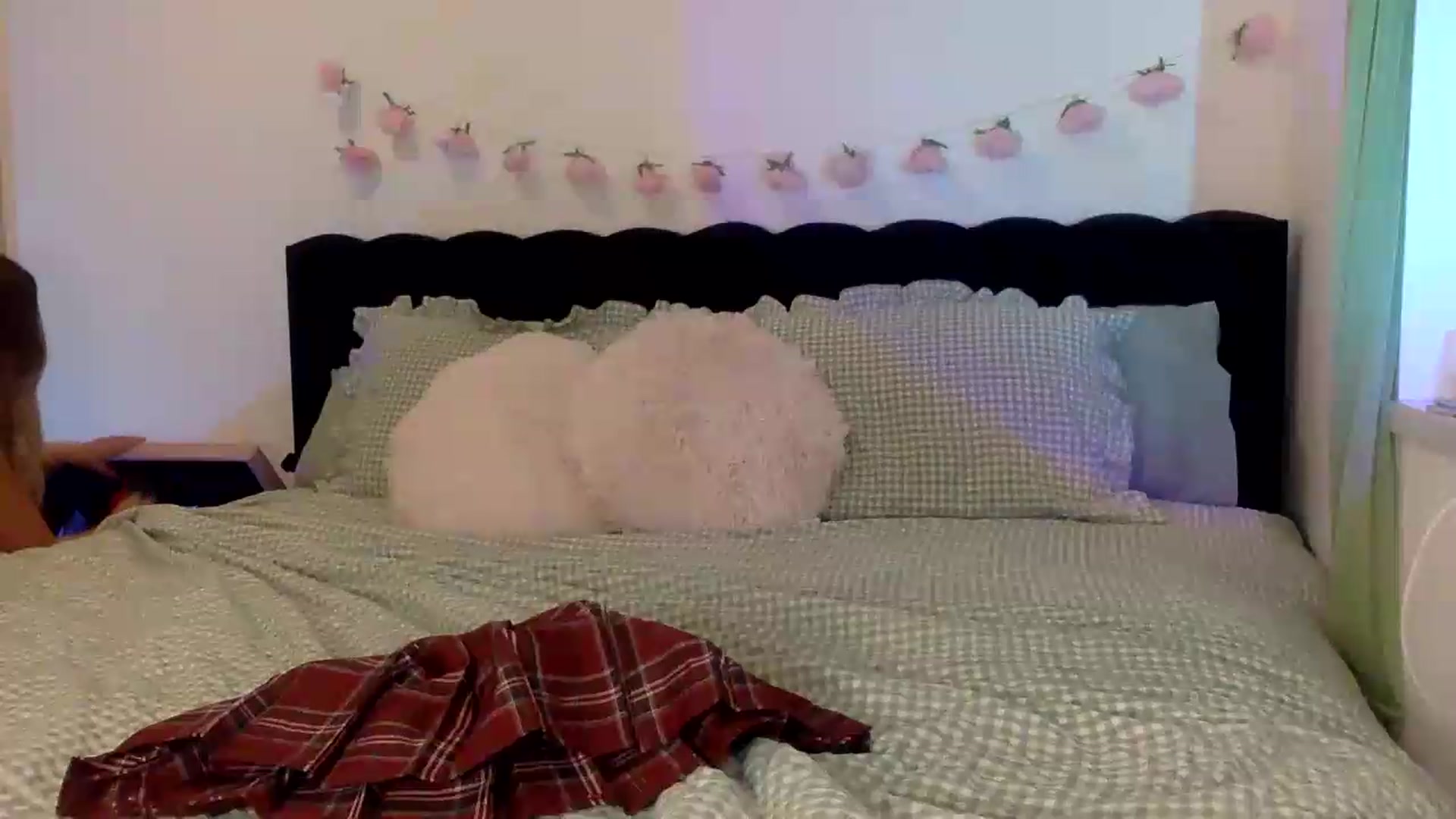 Gallery image thumbnail from IzzyPeaches21's myfreecams stream on, 09/03/2026, 18:17 image 20 of 20