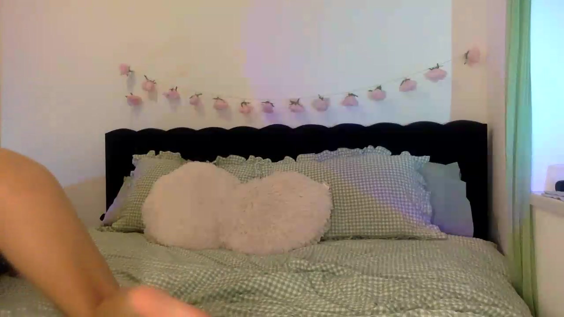 Gallery image thumbnail from IzzyPeaches21's myfreecams stream on, 09/03/2026, 19:24 image 19 of 20