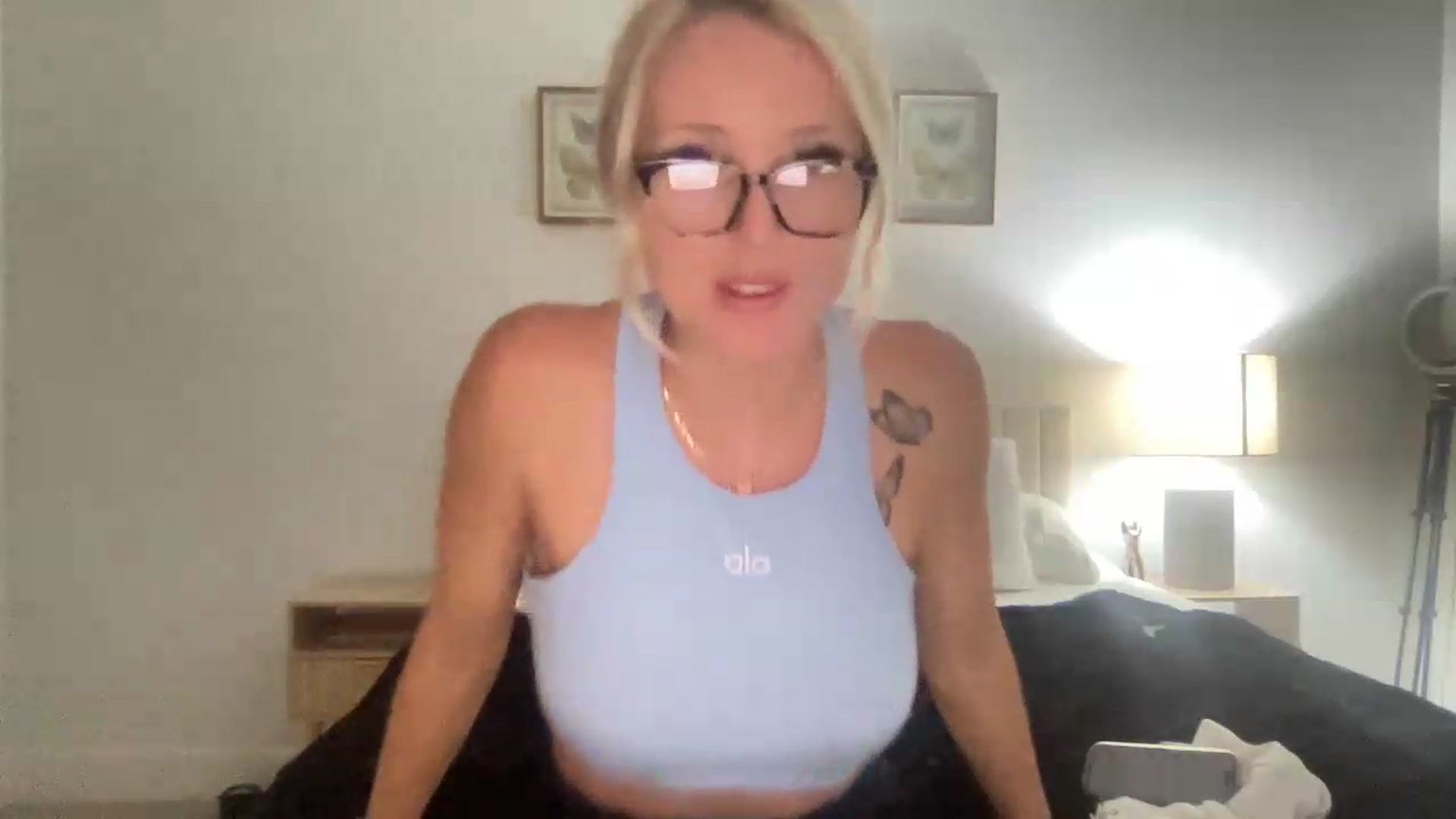 Gallery image thumbnail from Izzybb18's myfreecams stream on, 07/20/2026, 04:07 image 6 of 20