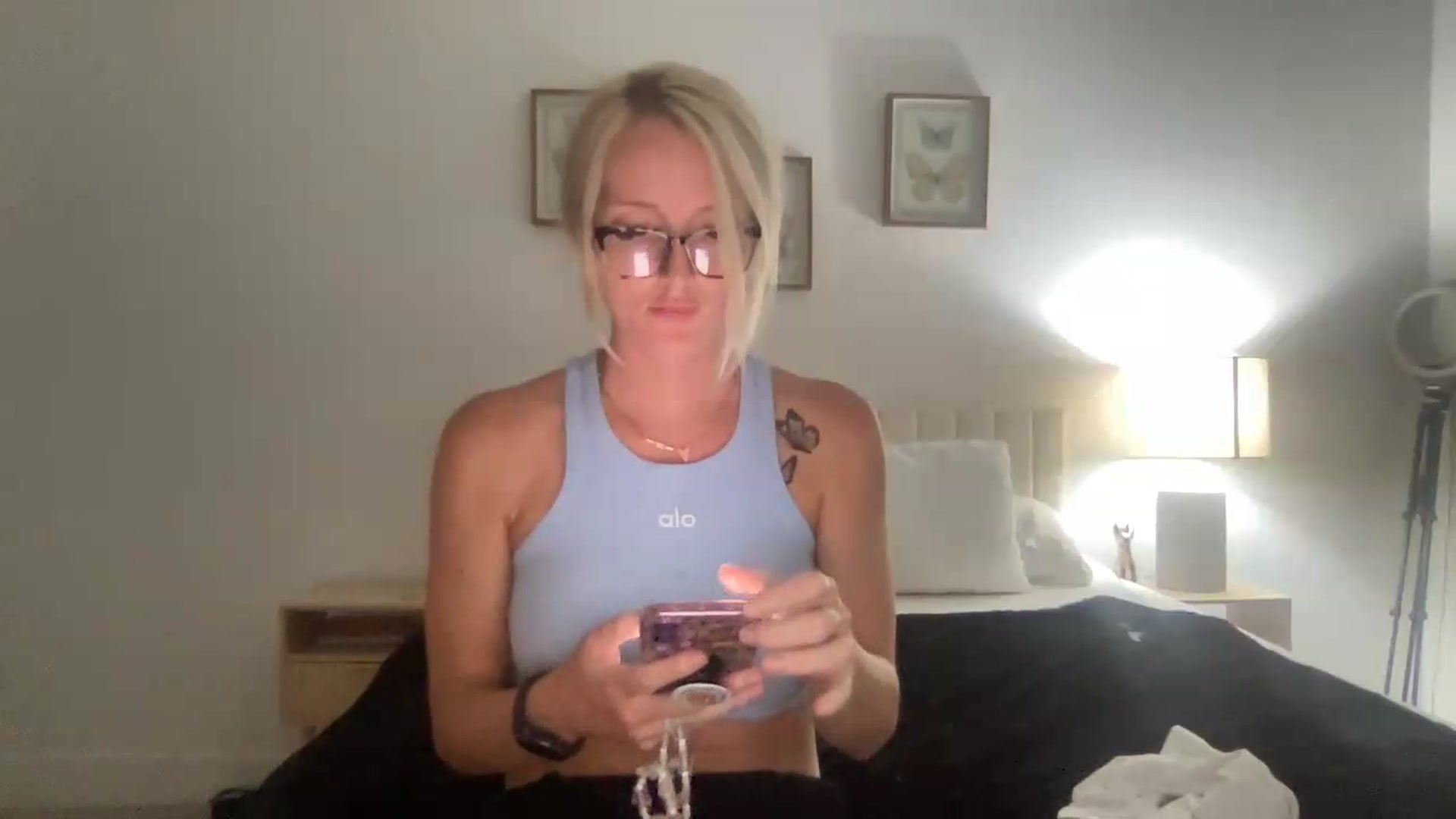 Gallery image thumbnail from Izzybb18's myfreecams stream on, 07/20/2026, 04:07 image 18 of 20