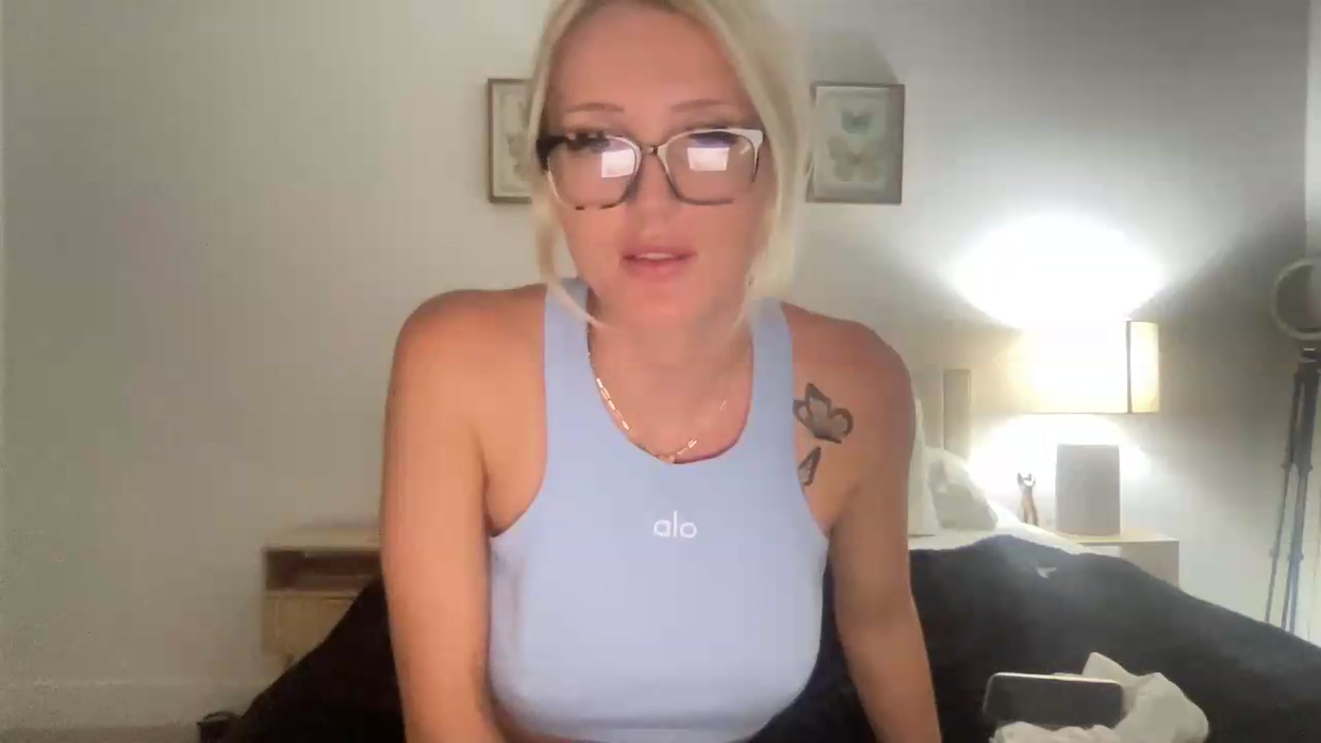 Gallery image thumbnail from Izzybb18's myfreecams stream on, 07/20/2026, 04:07 image 7 of 20