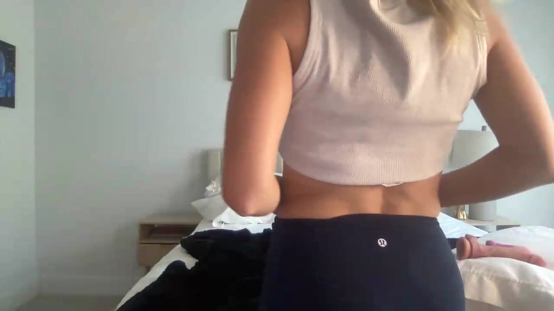 Gallery image thumbnail from Izzybb18's myfreecams stream on, 07/23/2026, 21:23 image 6 of 20