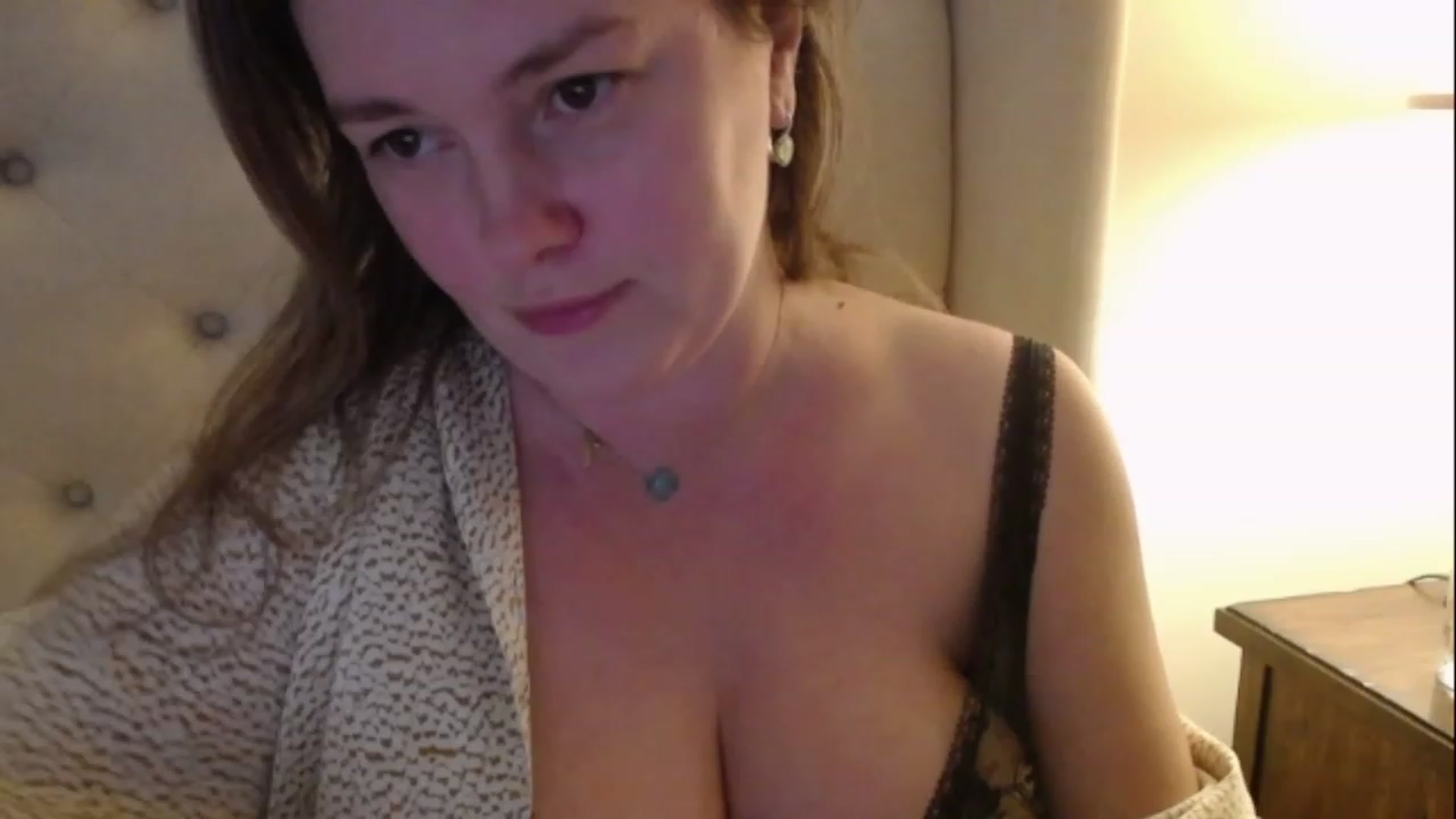 Gallery image thumbnail from J0llye's myfreecams stream on, 11/23/2022, 21:19 image 18 of 20