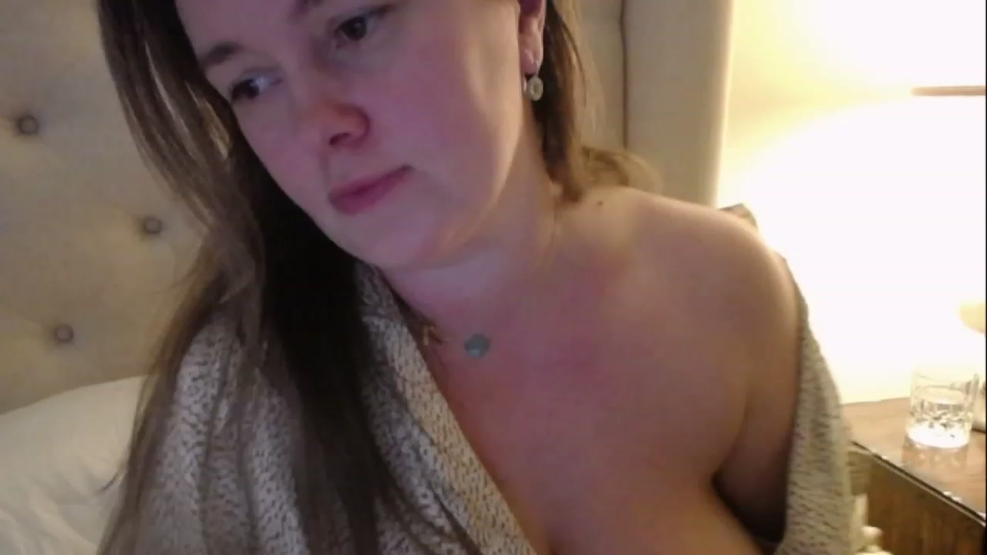 Gallery image thumbnail from J0llye's myfreecams stream on, 11/23/2022, 21:19 image 15 of 20