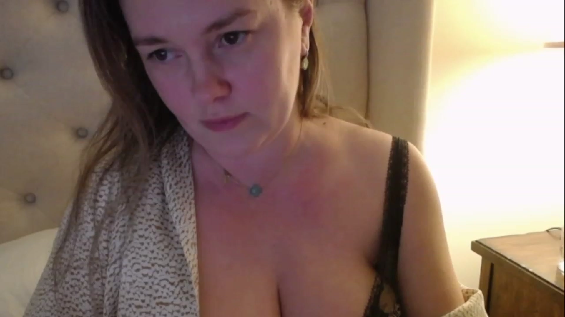 Gallery image thumbnail from J0llye's myfreecams stream on, 11/23/2022, 21:19 image 20 of 20