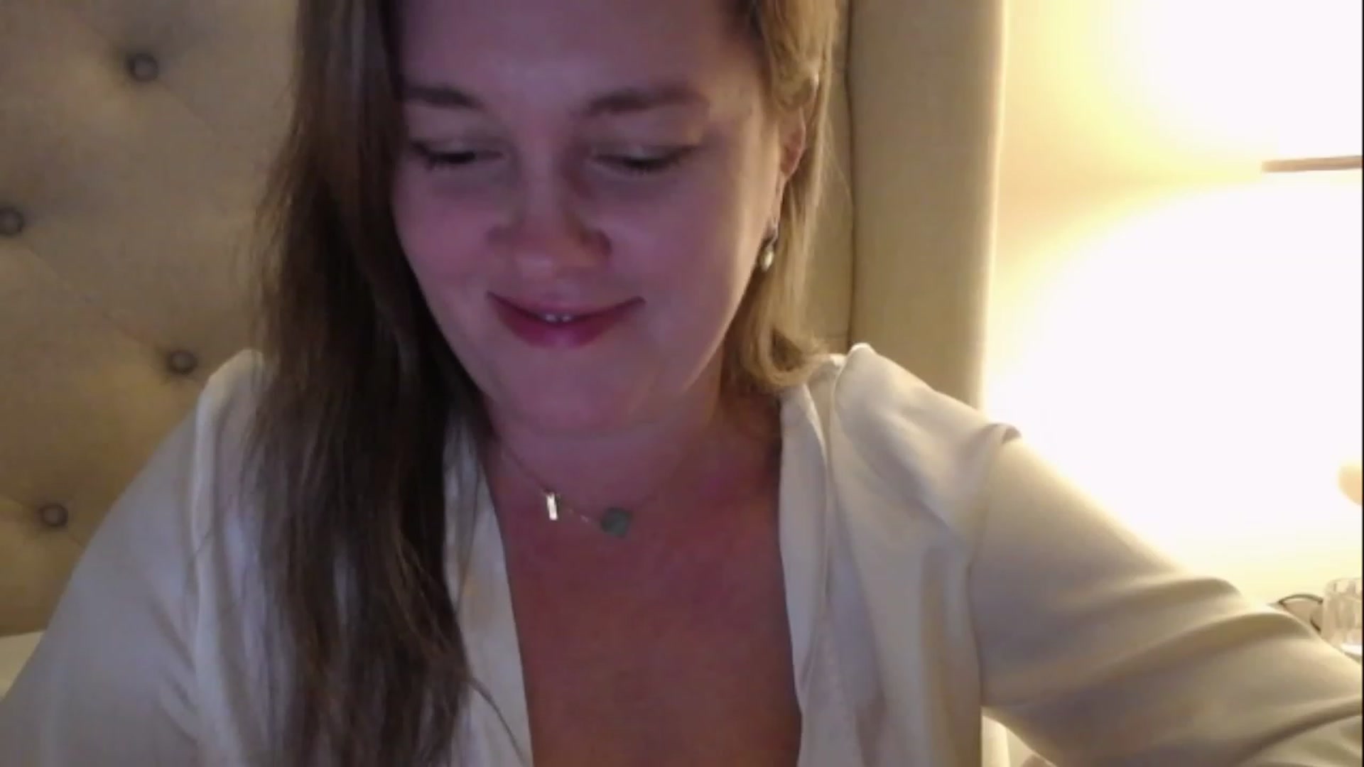 Gallery image thumbnail from J0llye's myfreecams stream on, 11/24/2022, 22:00 image 20 of 20