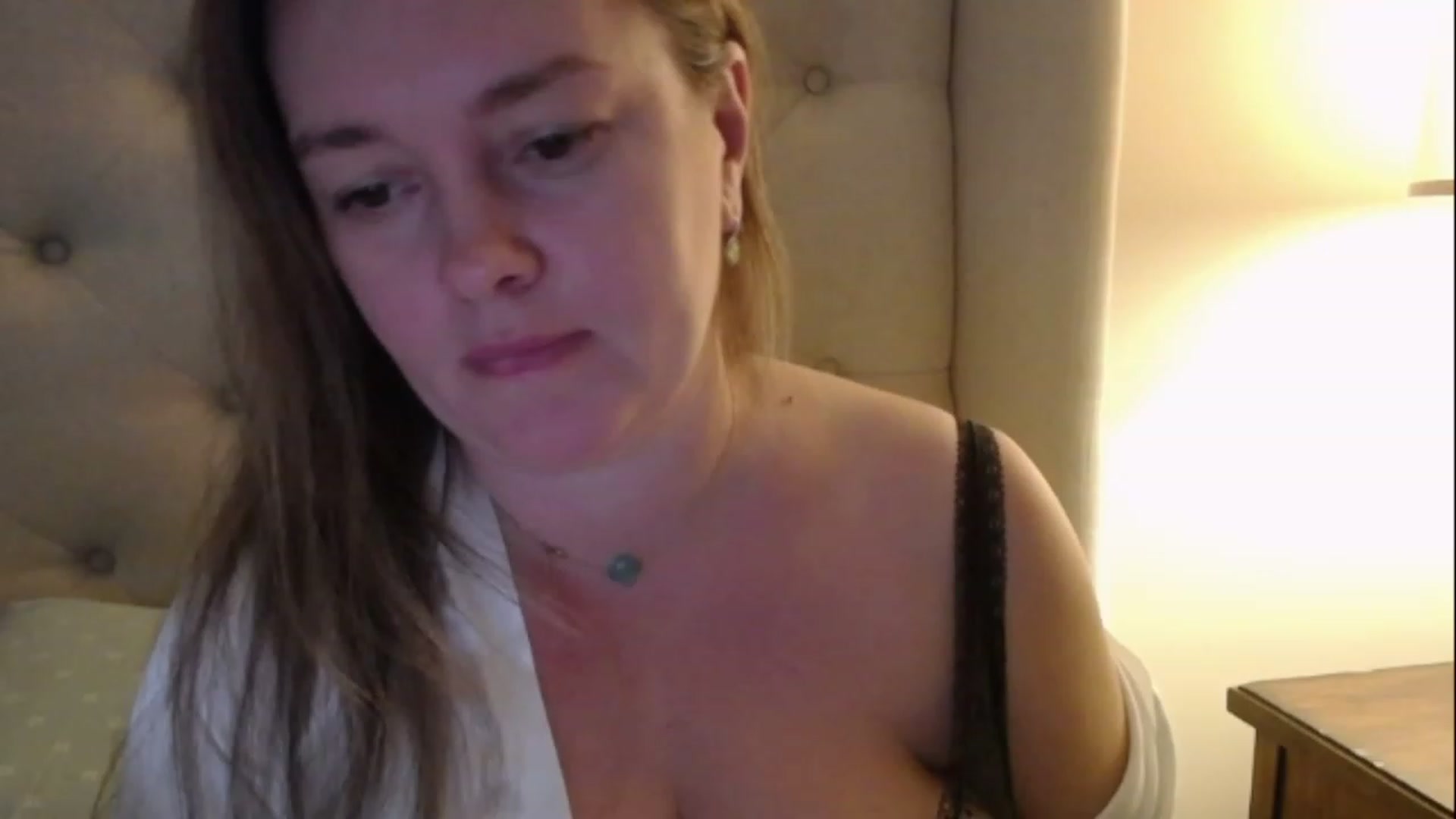 Gallery image thumbnail from J0llye's myfreecams stream on, 12/05/2022, 17:51 image 16 of 20