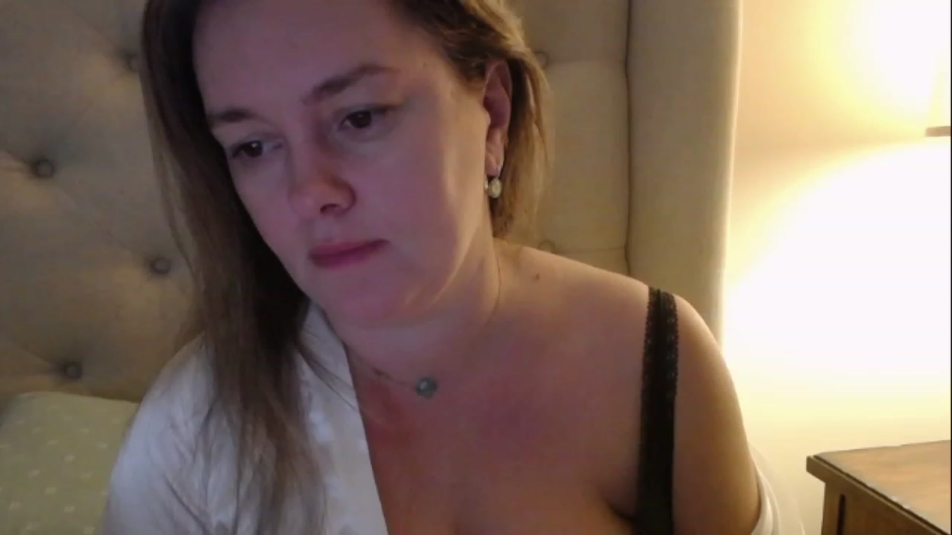 Gallery image thumbnail from J0llye's myfreecams stream on, 12/05/2022, 17:51 image 10 of 20
