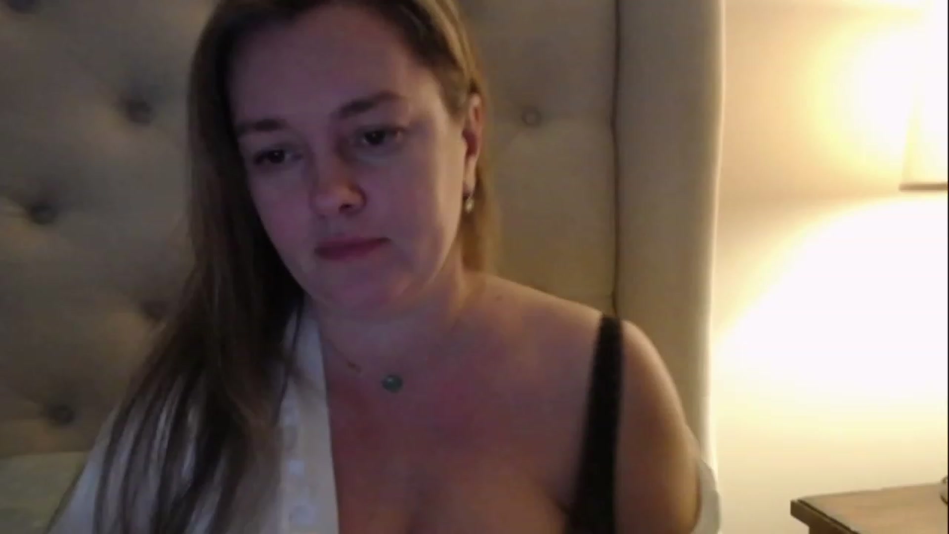 Gallery image thumbnail from J0llye's myfreecams stream on, 12/05/2022, 17:51 image 17 of 20
