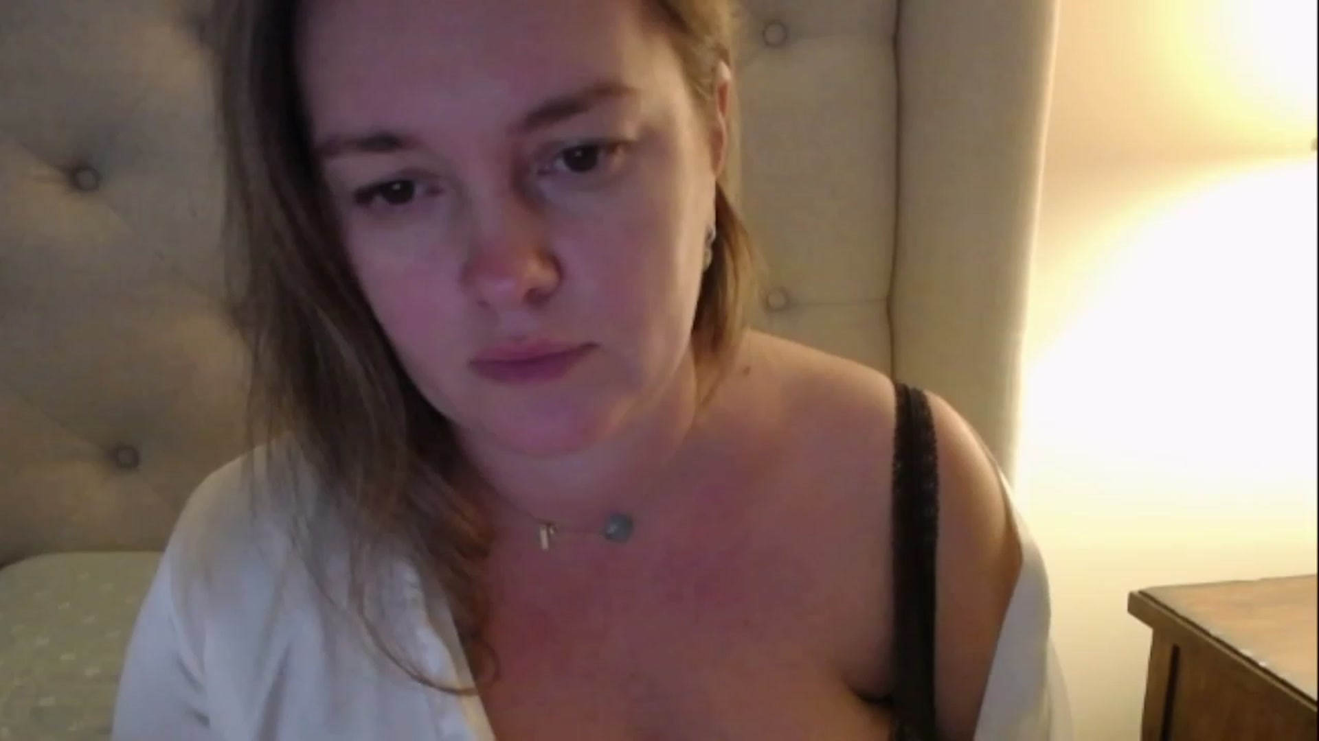 Gallery image thumbnail from J0llye's myfreecams stream on, 12/05/2022, 21:44 image 6 of 20