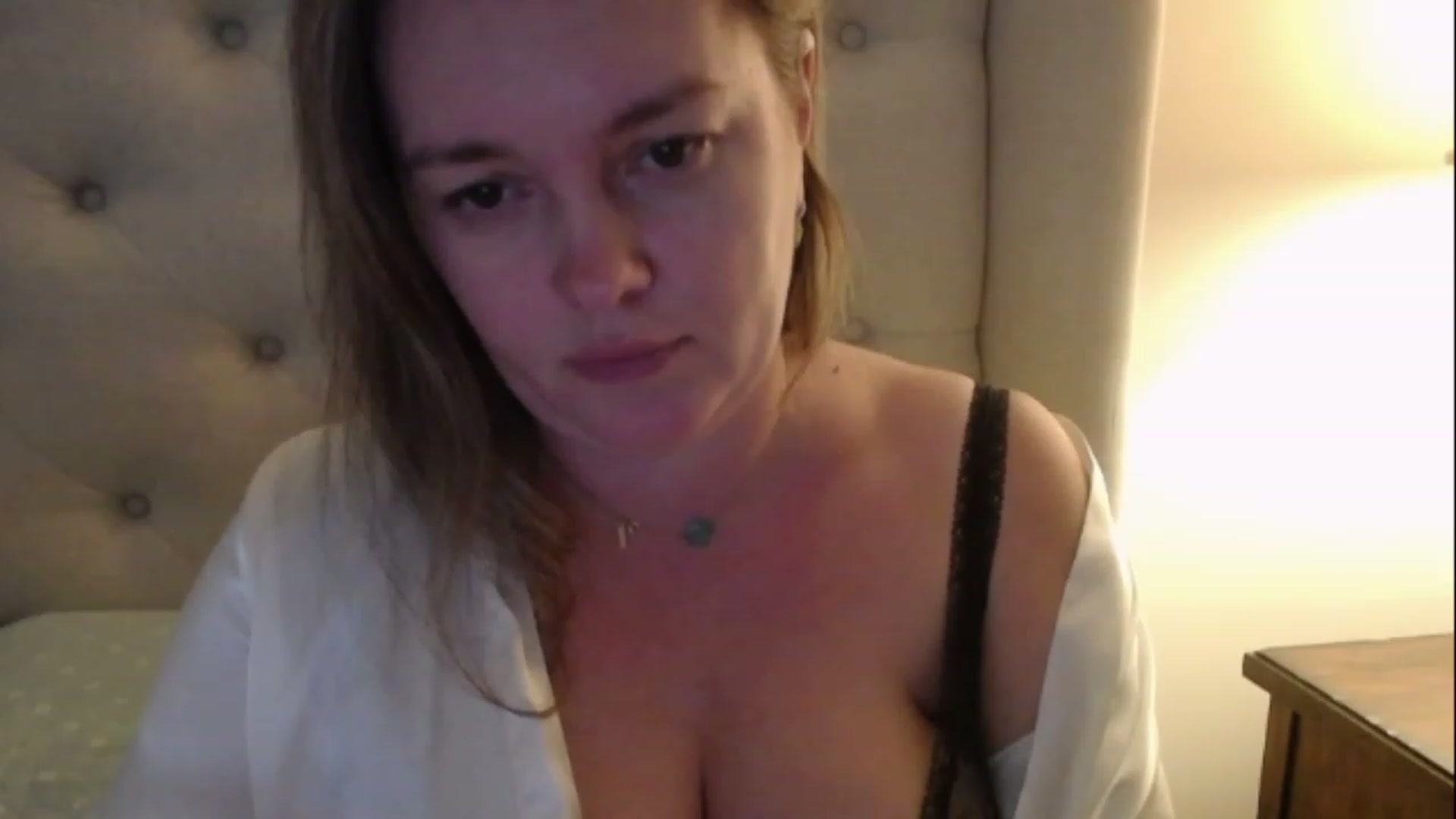Gallery image thumbnail from J0llye's myfreecams stream on, 12/05/2022, 21:44 image 7 of 20