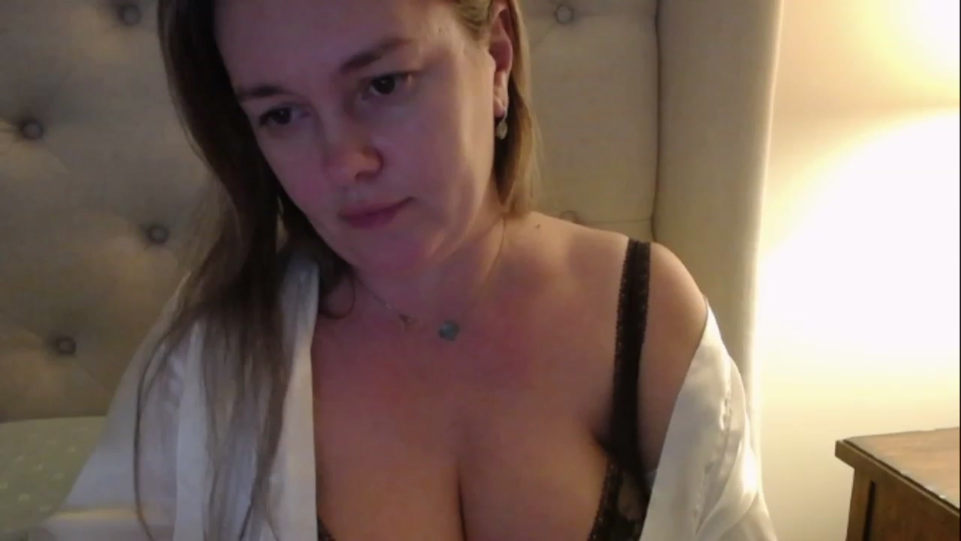 Gallery image thumbnail from J0llye's myfreecams stream on, 12/05/2022, 21:44 image 14 of 20