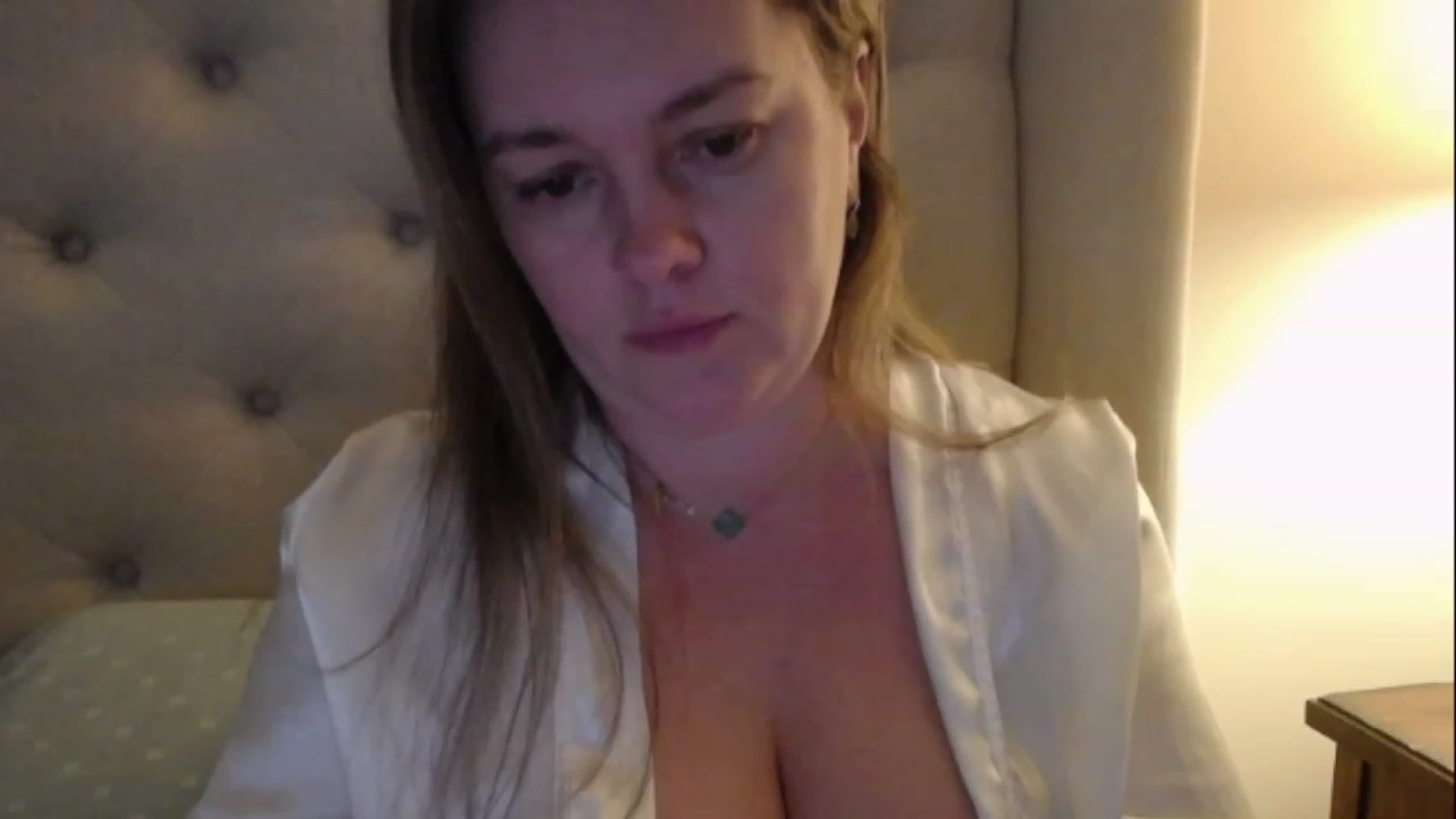 Gallery image thumbnail from J0llye's myfreecams stream on, 12/06/2022, 18:04 image 19 of 20