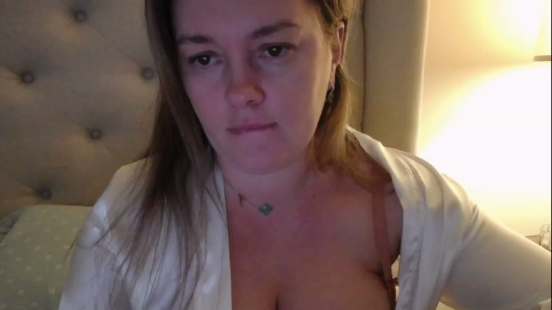 Gallery image thumbnail from J0llye's myfreecams stream on, 12/06/2022, 18:04 image 15 of 20