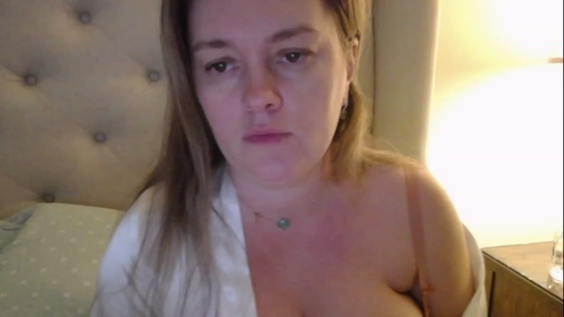 Gallery image thumbnail from J0llye's myfreecams stream on, 12/06/2022, 18:04 image 13 of 20