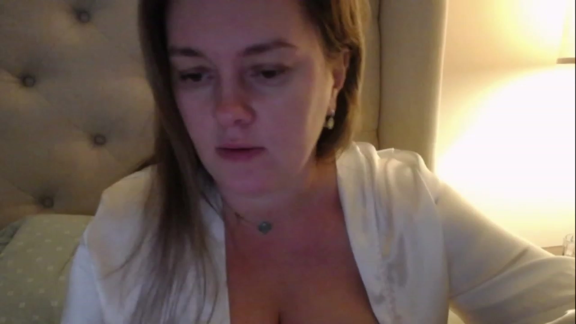 Gallery image thumbnail from J0llye's myfreecams stream on, 12/06/2022, 18:04 image 16 of 20