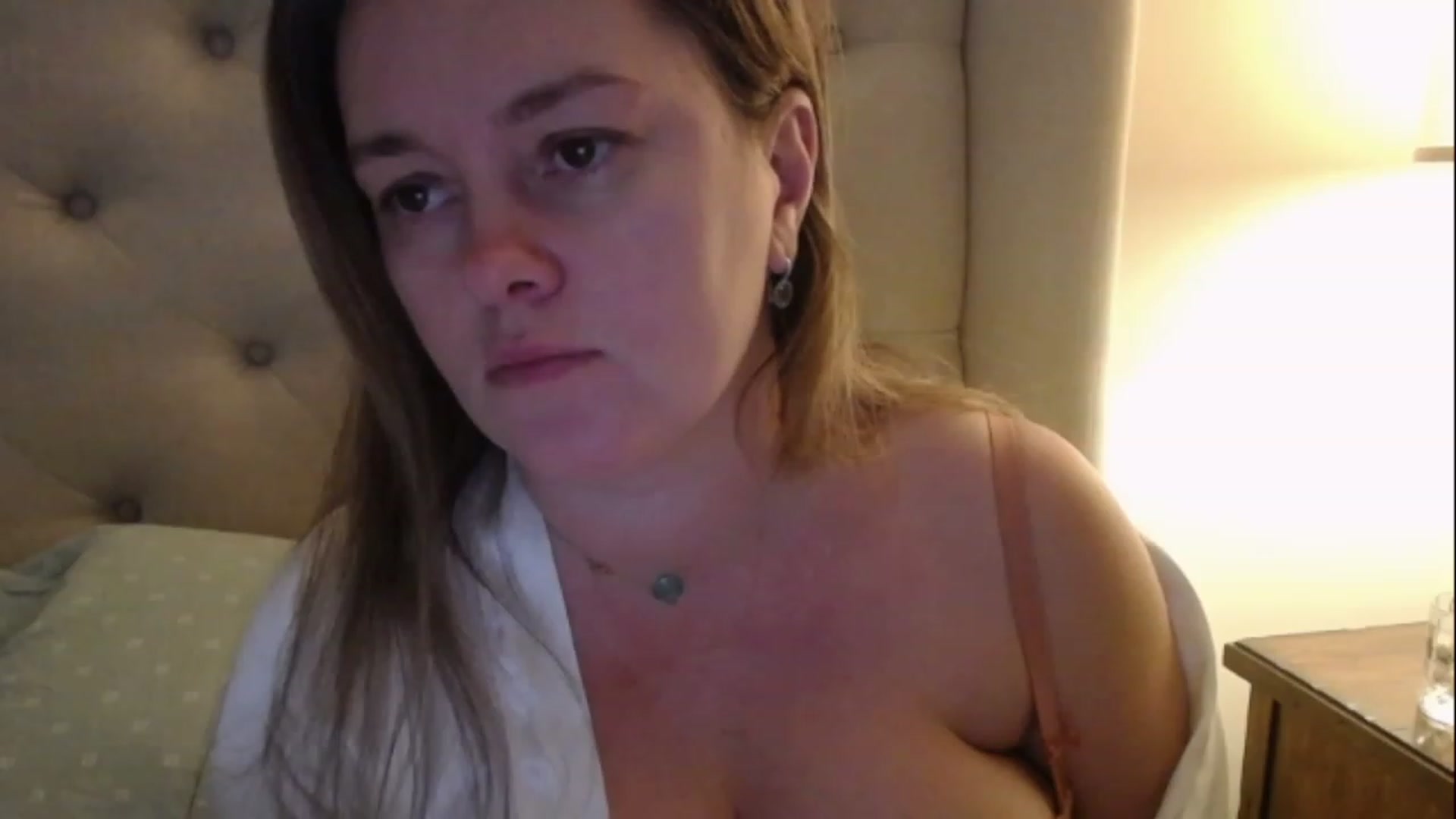 Gallery image thumbnail from J0llye's myfreecams stream on, 12/06/2022, 18:04 image 12 of 20