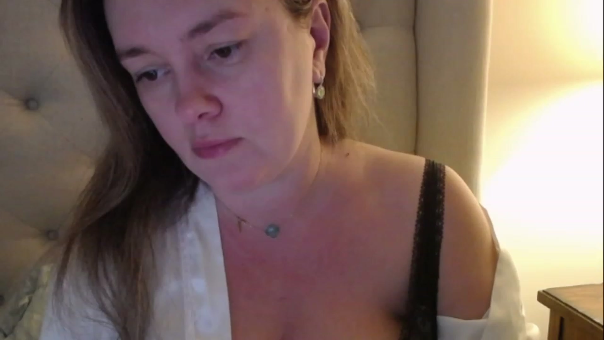 Gallery image thumbnail from J0llye's myfreecams stream on, 12/08/2022, 21:28 image 4 of 20