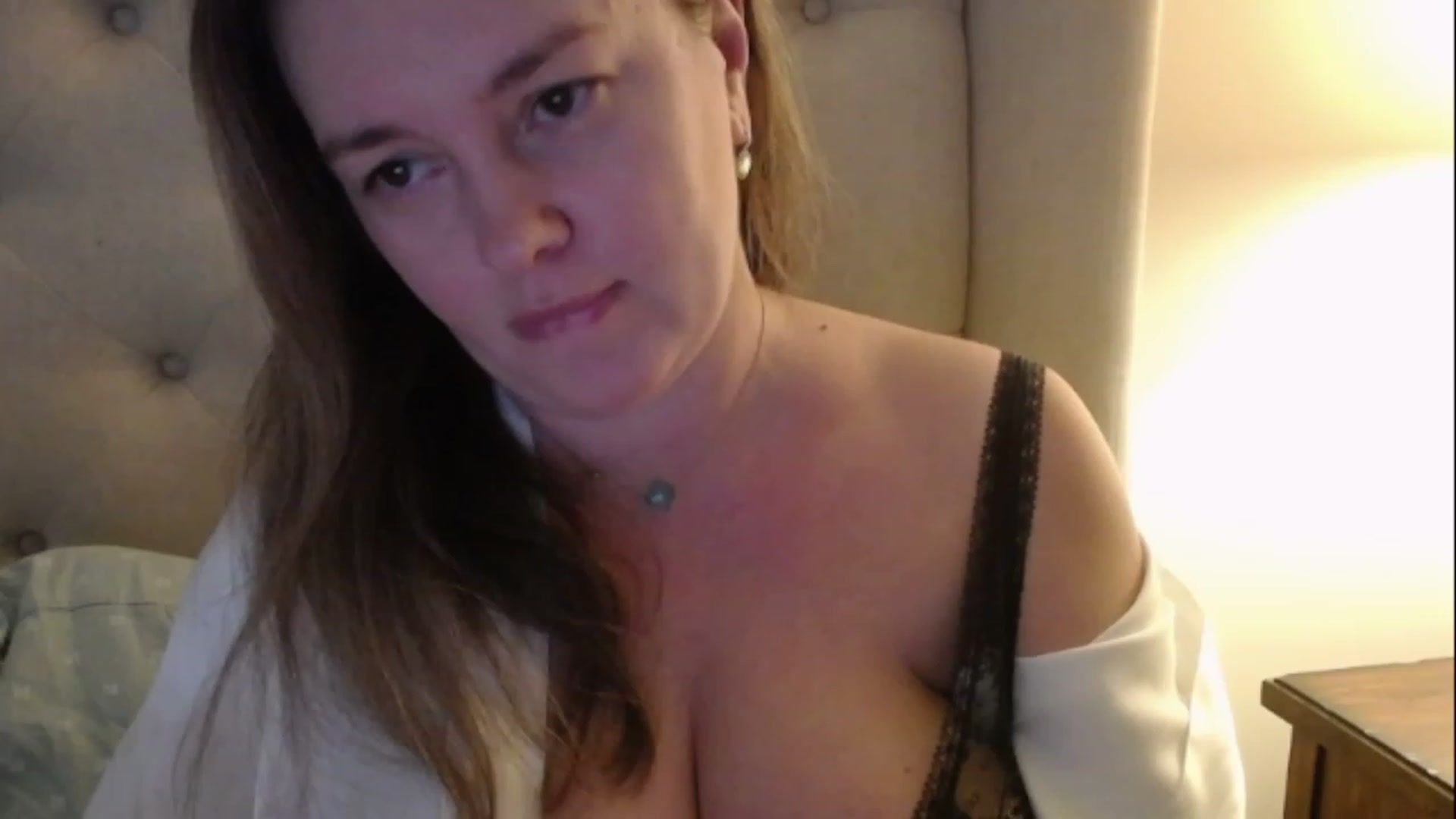 Gallery image thumbnail from J0llye's myfreecams stream on, 12/08/2022, 21:28 image 12 of 20