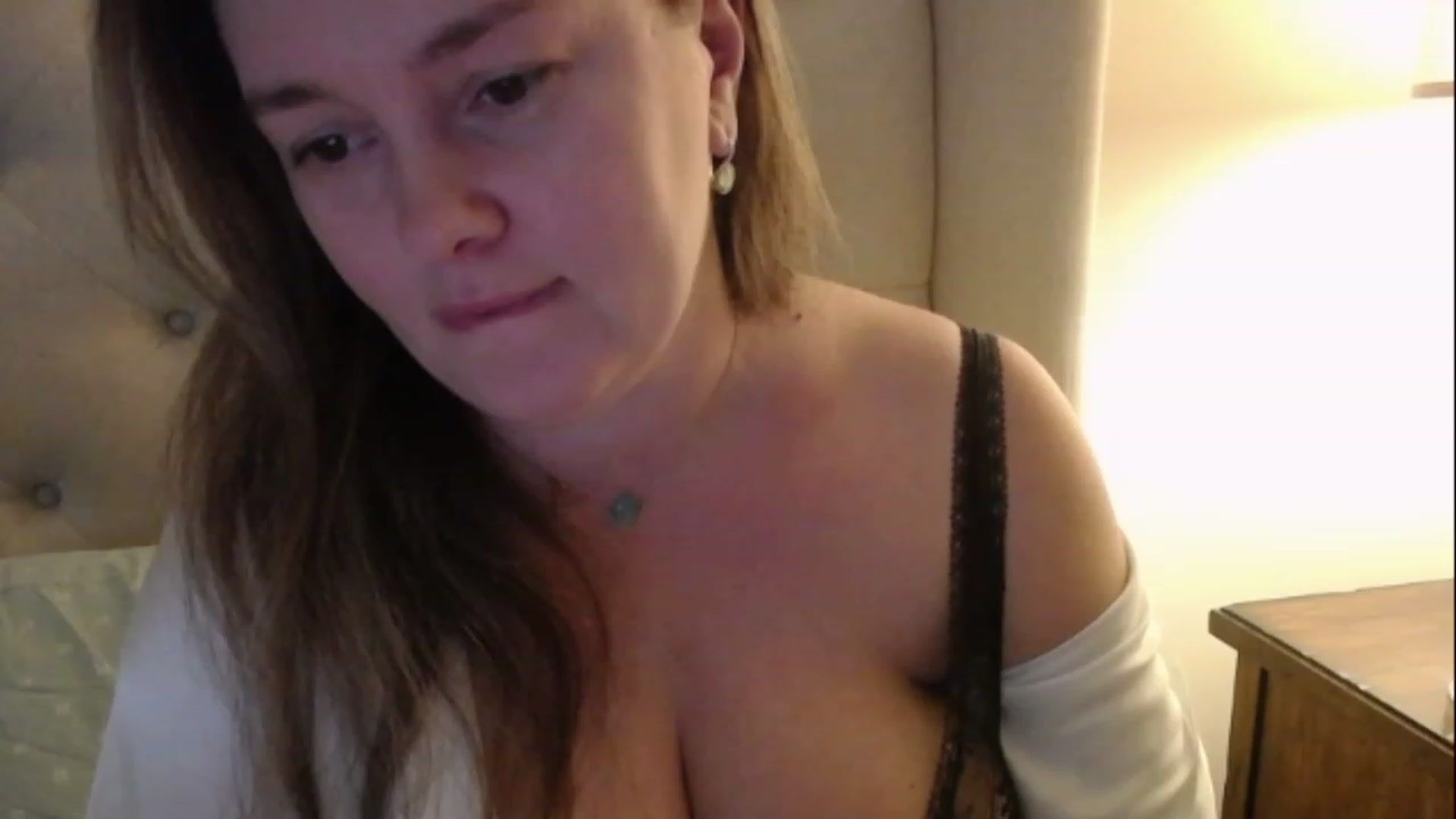Gallery image thumbnail from J0llye's myfreecams stream on, 12/08/2022, 21:28 image 20 of 20