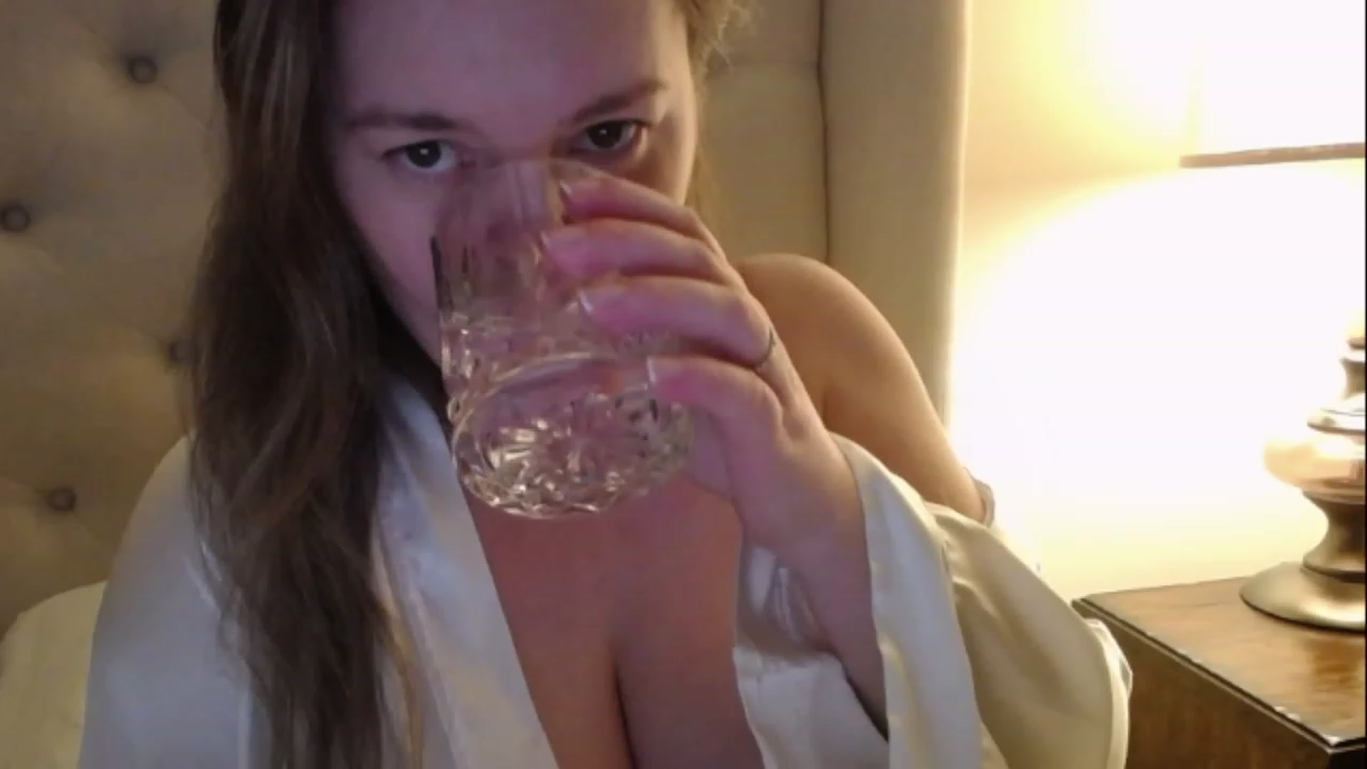 Gallery image thumbnail from J0llye's myfreecams stream on, 12/11/2022, 22:07 image 17 of 20