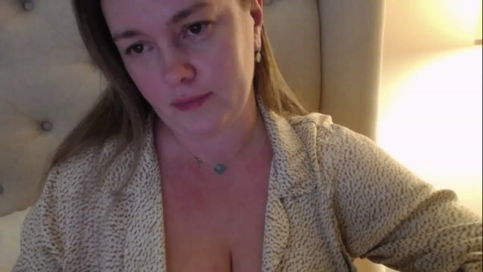 Gallery image thumbnail from J0llye's myfreecams stream on, 12/12/2022, 21:31 image 10 of 20