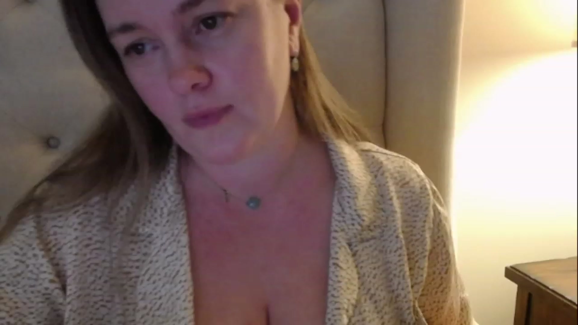 Gallery image thumbnail from J0llye's myfreecams stream on, 12/12/2022, 21:31 image 15 of 20