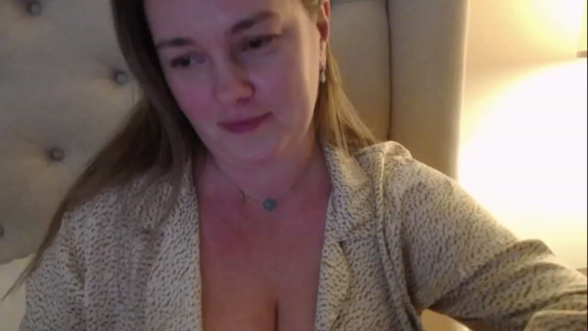 Gallery image thumbnail from J0llye's myfreecams stream on, 12/12/2022, 21:31 image 14 of 20