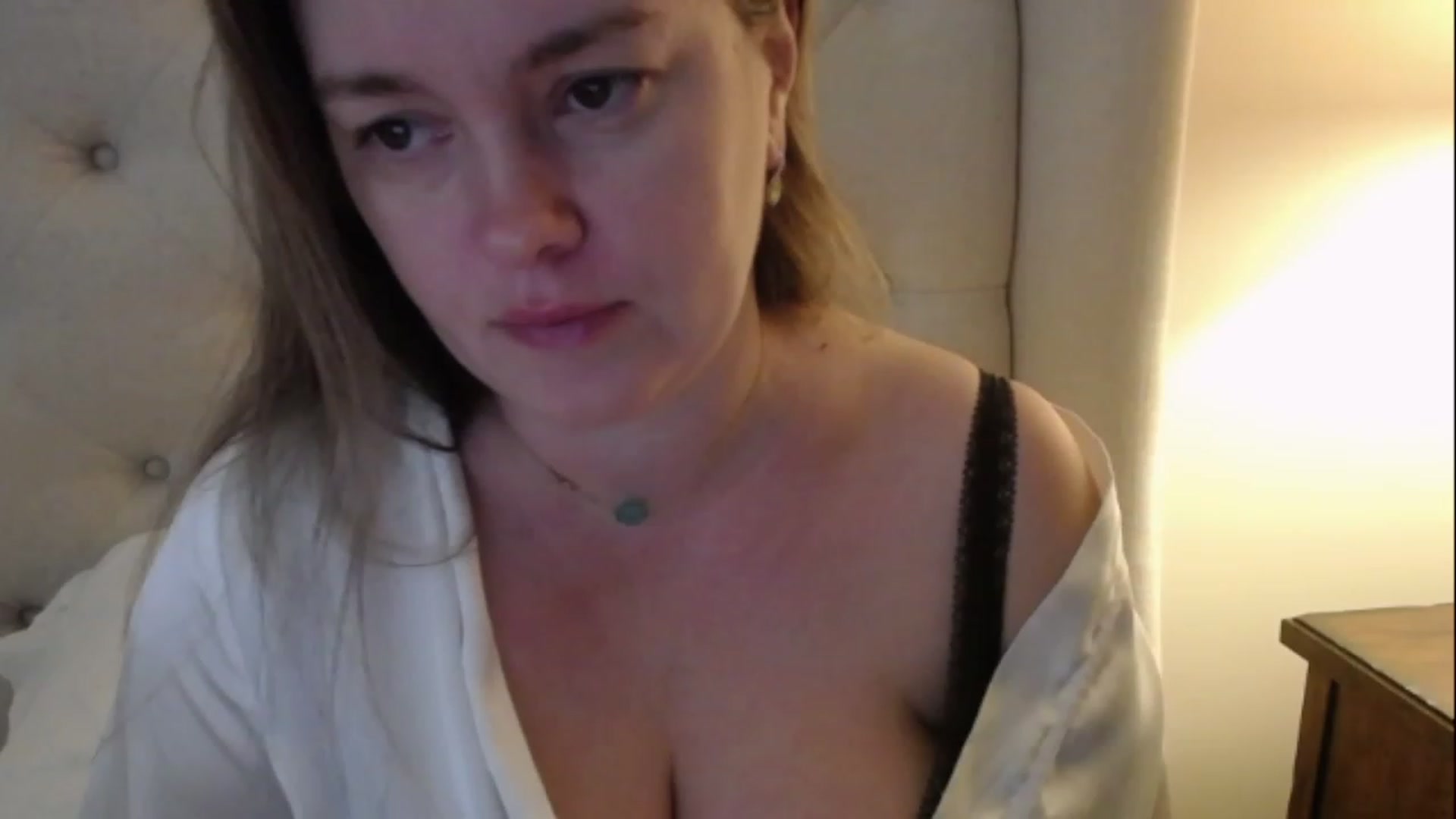 Gallery image thumbnail from J0llye's myfreecams stream on, 12/16/2022, 16:06 image 2 of 20