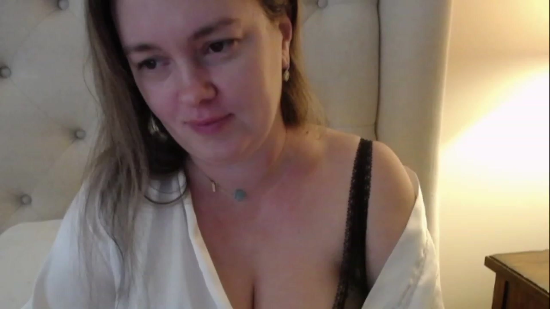 Gallery image thumbnail from J0llye's myfreecams stream on, 12/16/2022, 16:06 image 14 of 20