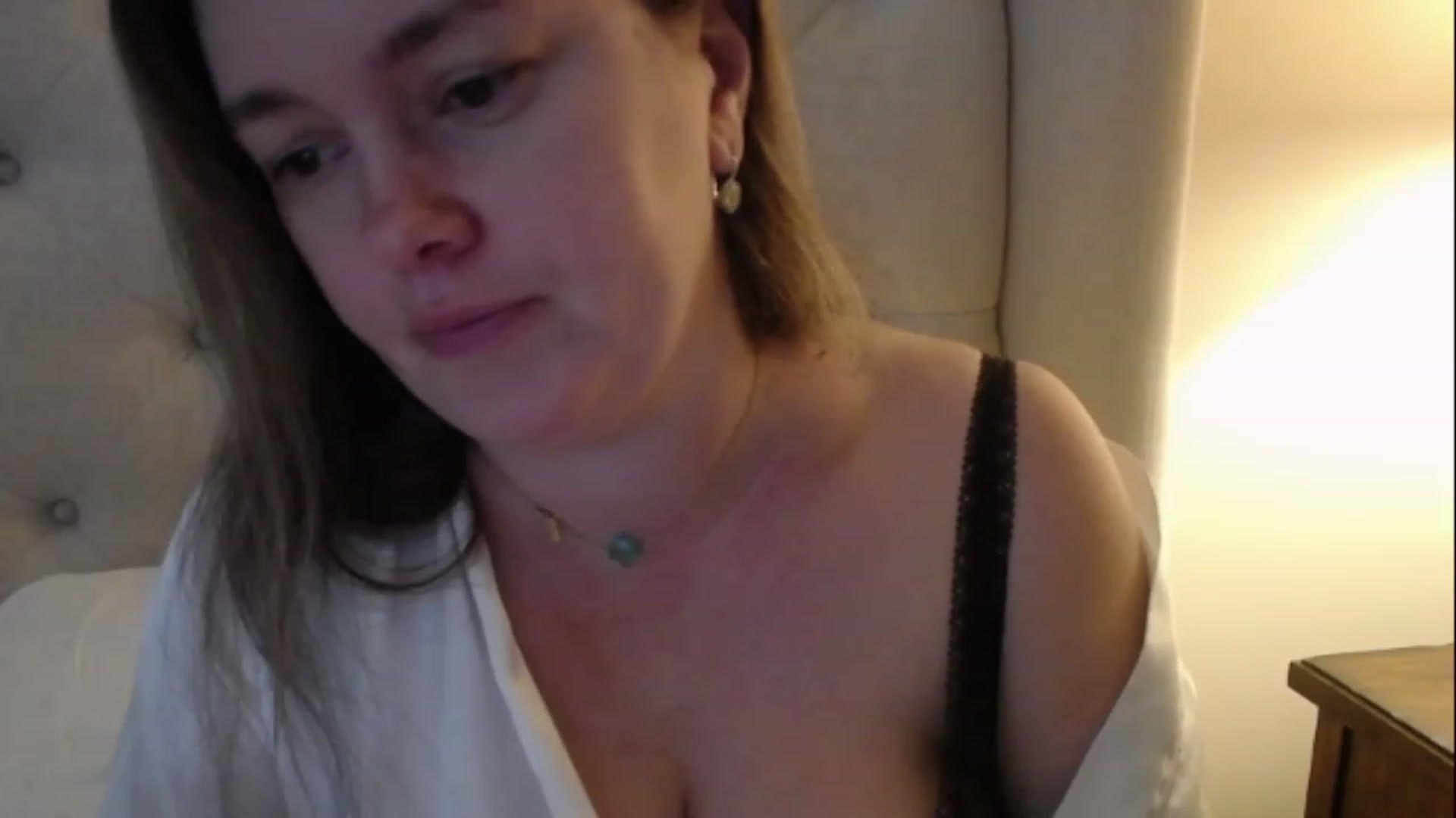 Gallery image thumbnail from J0llye's myfreecams stream on, 12/16/2022, 16:06 image 17 of 20