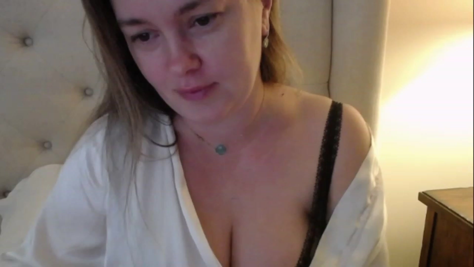 Gallery image thumbnail from J0llye's myfreecams stream on, 12/16/2022, 16:06 image 6 of 20