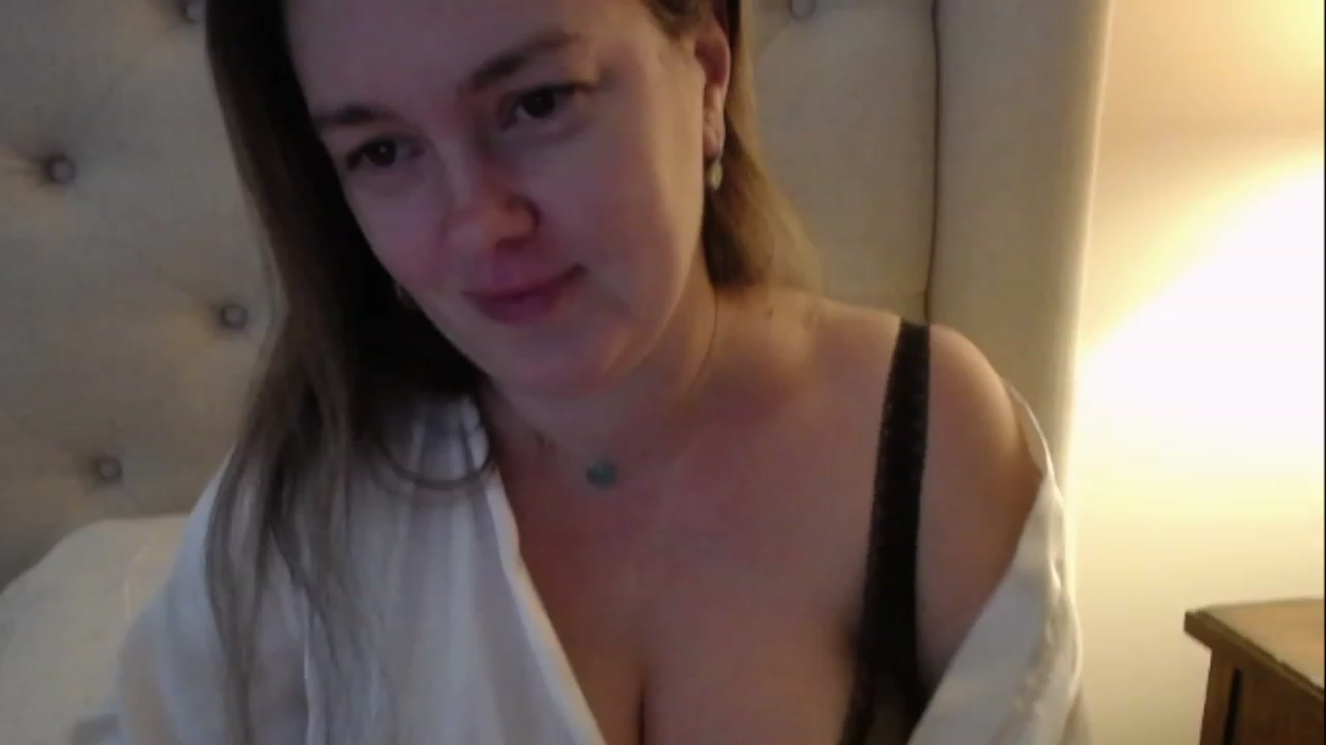 Gallery image thumbnail from J0llye's myfreecams stream on, 12/16/2022, 16:06 image 9 of 20
