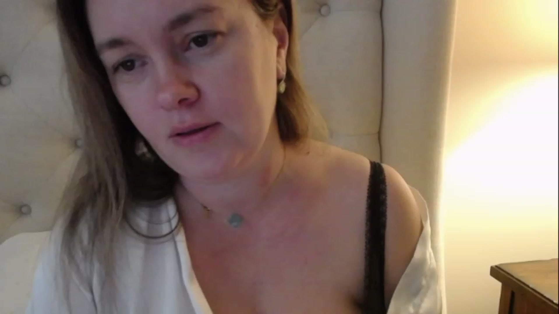 Gallery image thumbnail from J0llye's myfreecams stream on, 12/16/2022, 16:06 image 13 of 20